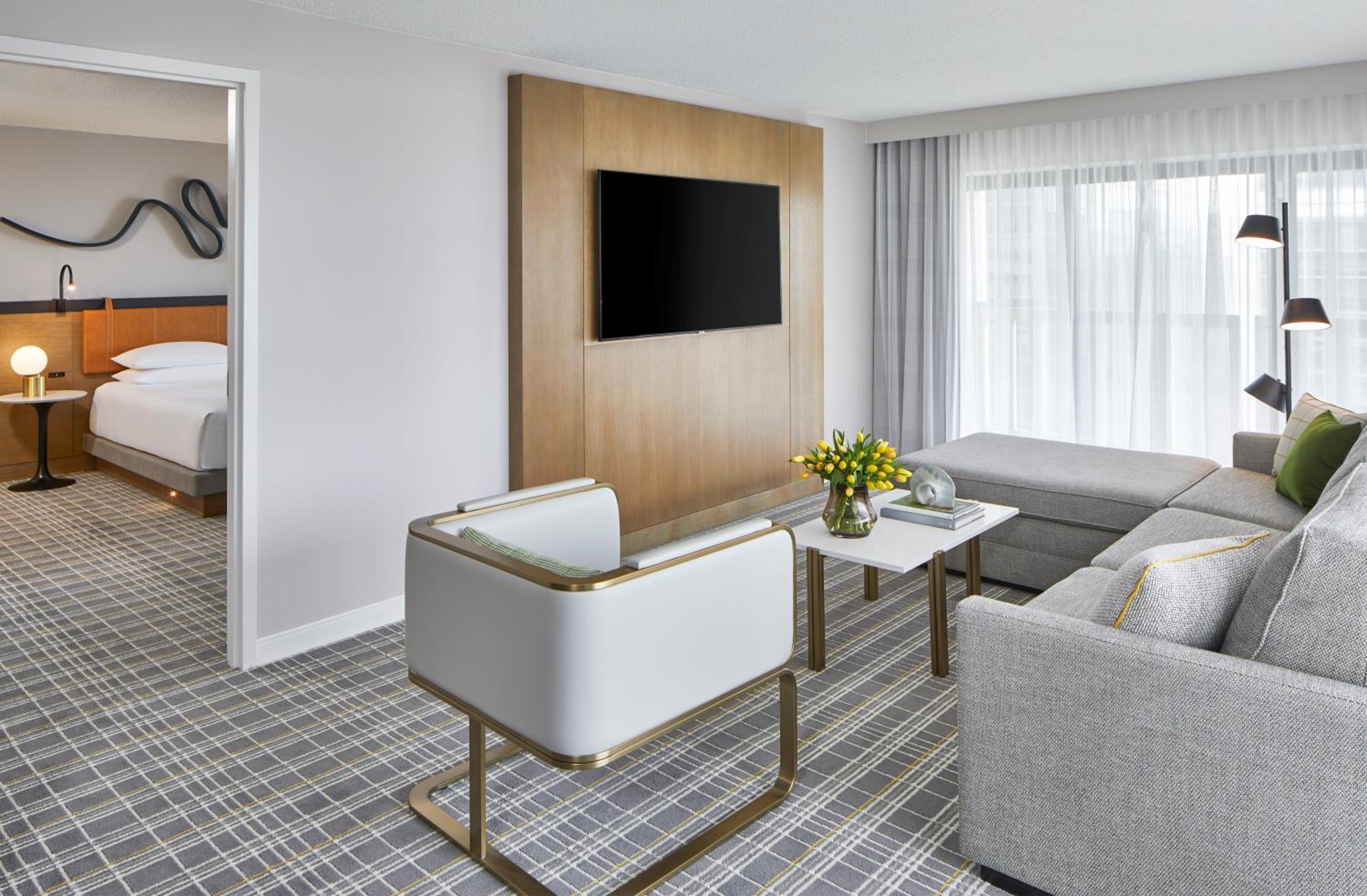 Executive Suite with Balcony - Photo 1