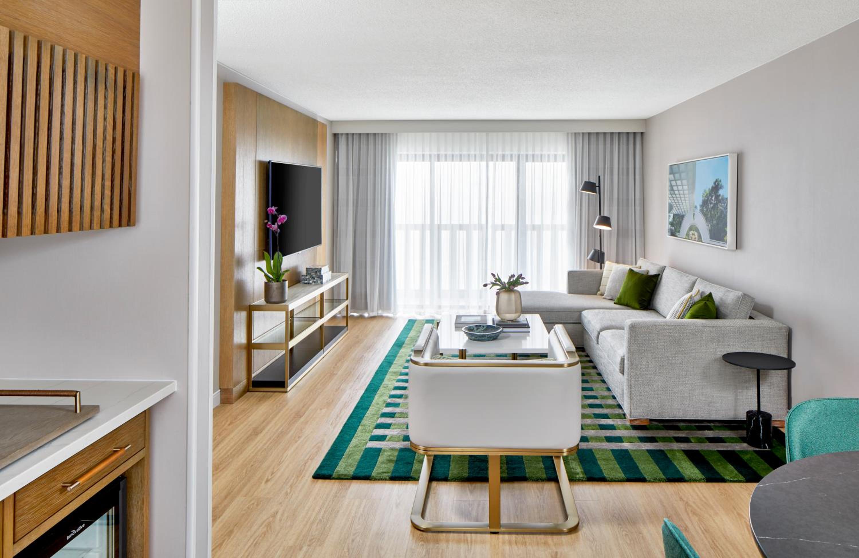 Portman Suite with Balcony - Photo 1