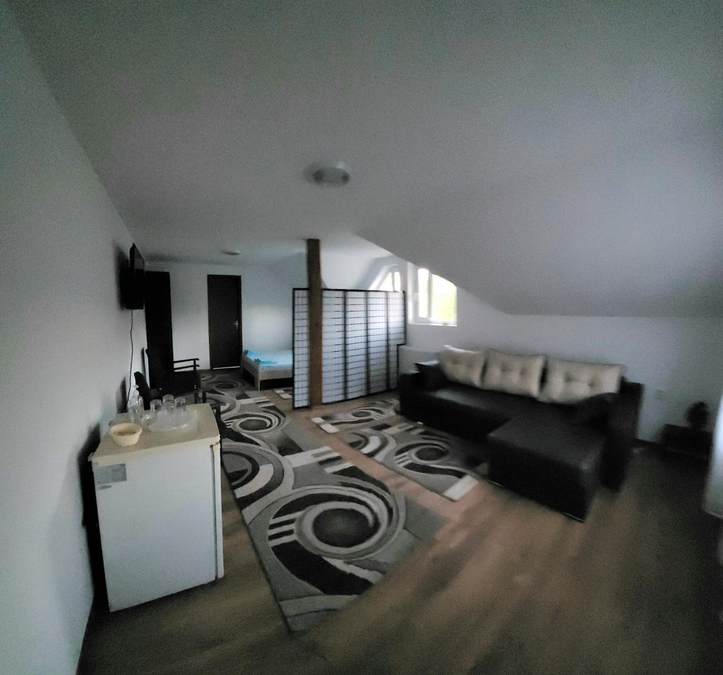 One-Bedroom Apartment - Photo 13