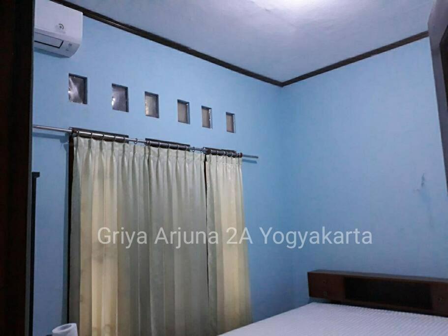 Three-Bedroom Apartment photo 2