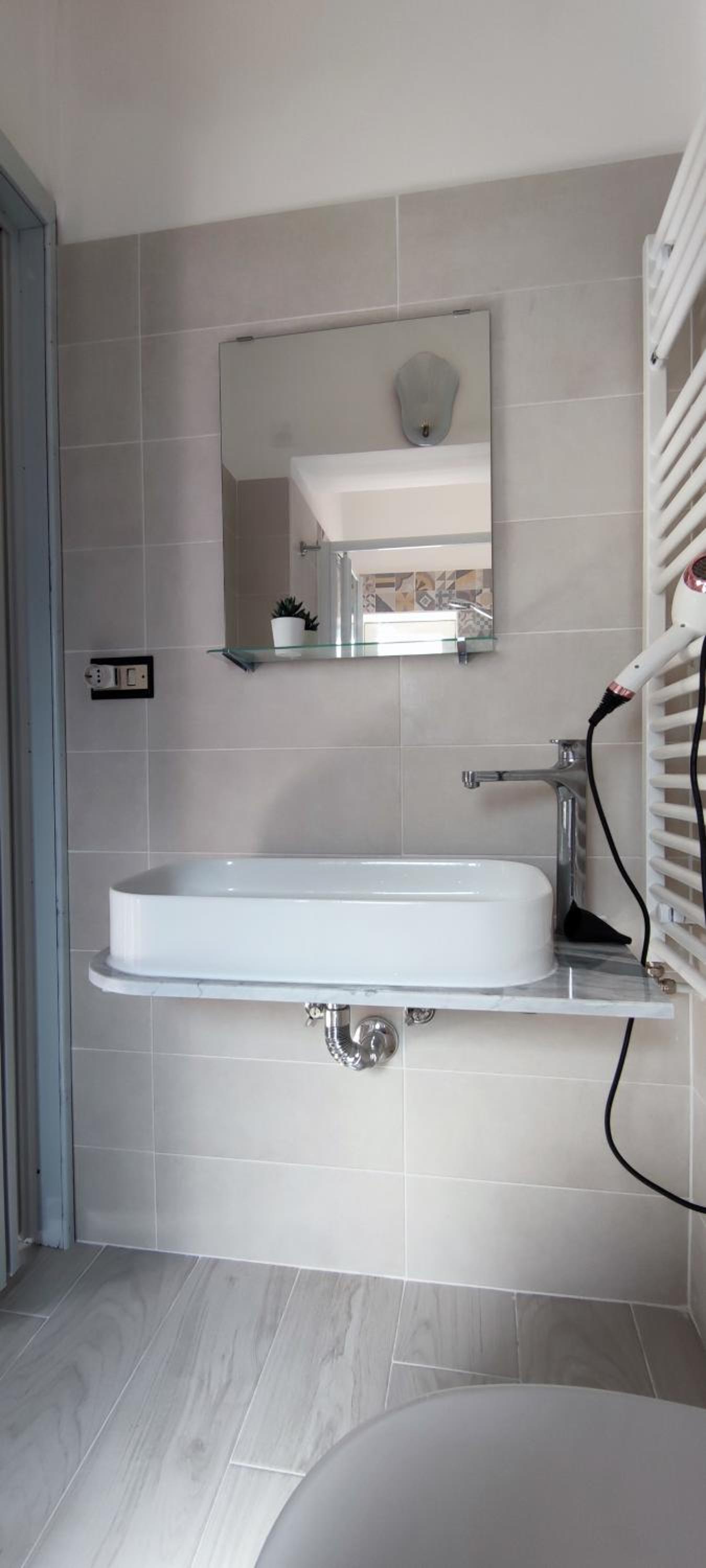 Quadruple Room with Balcony - Photo 2