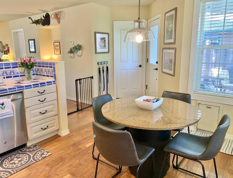 Two-Bedroom House - Photo 4