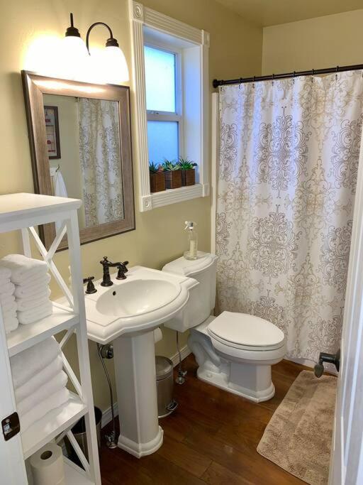 Two-Bedroom House - Photo 17