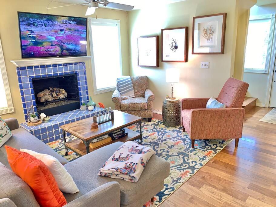 Two-Bedroom House - Photo 28