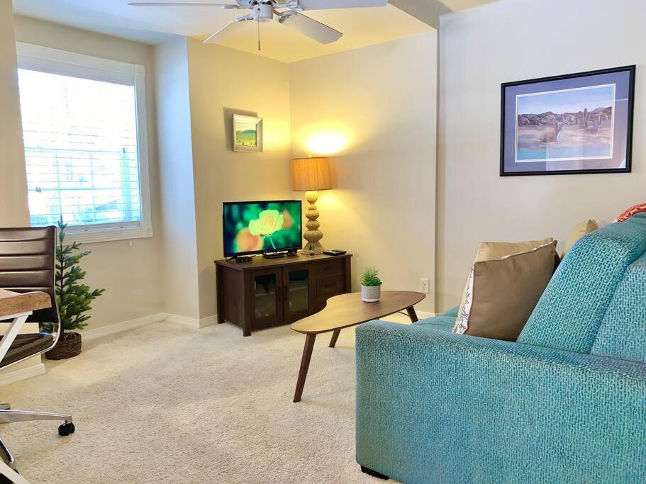Two-Bedroom House - Photo 37