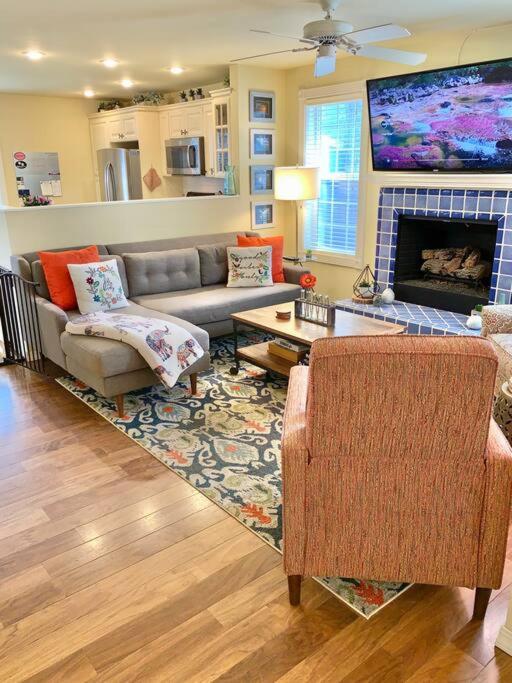 Two-Bedroom House - Photo 39