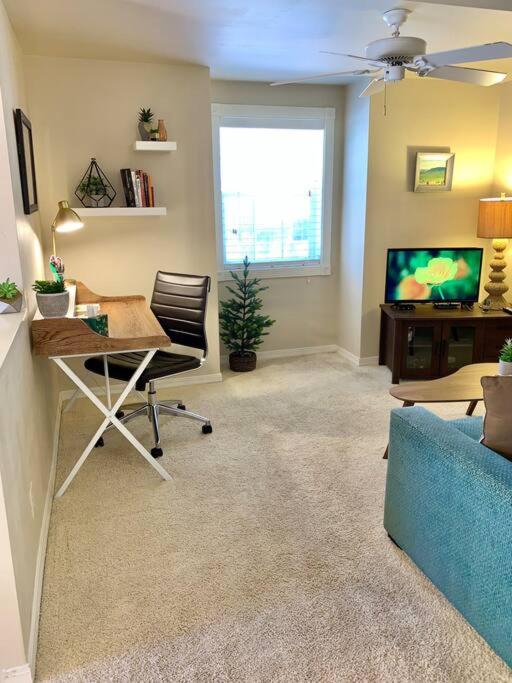 Two-Bedroom House - Photo 42