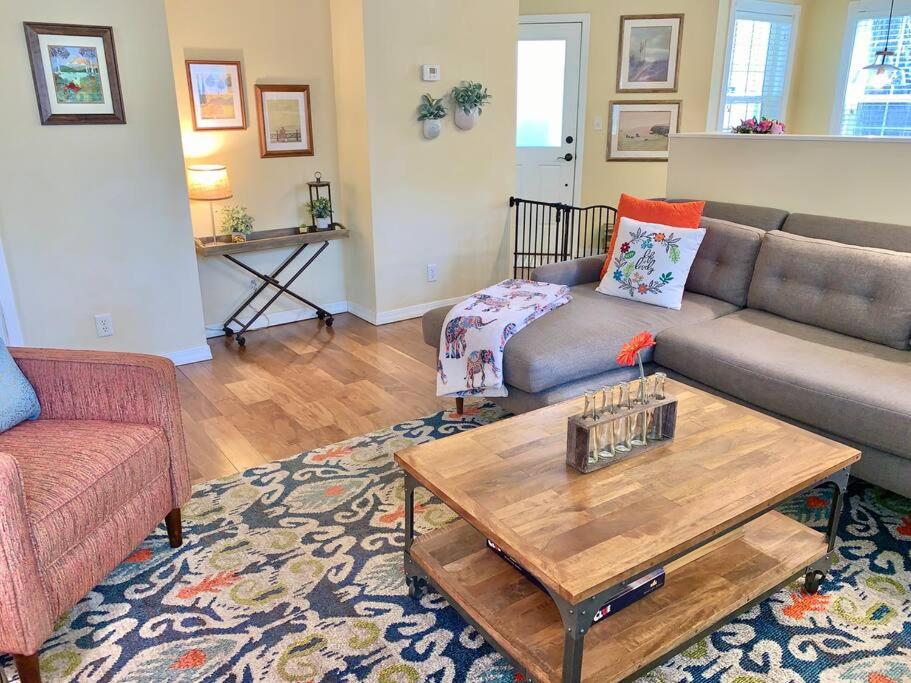 Two-Bedroom House - Photo 43