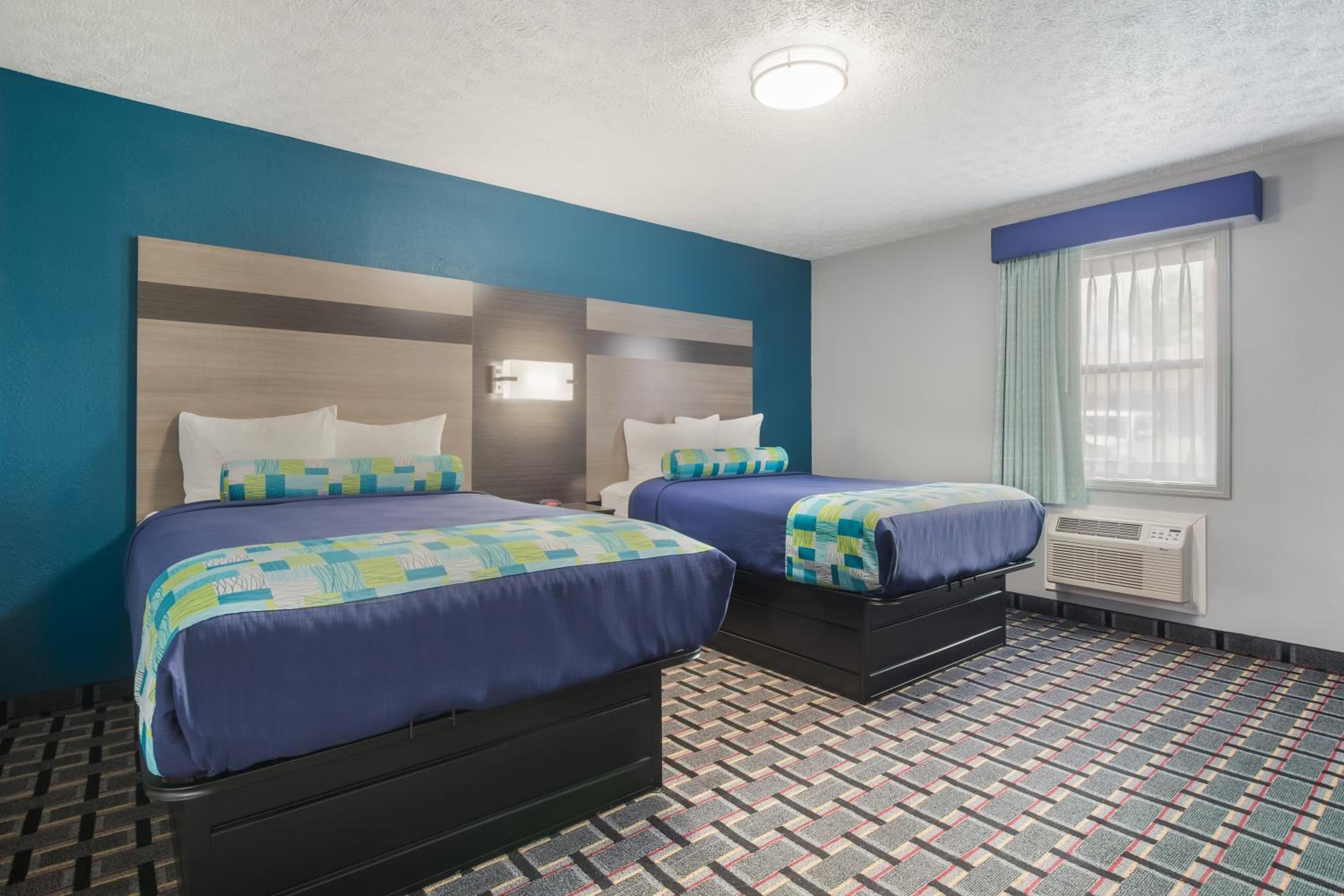 Deluxe Double Suite - Non-Smoking - No Pets Allowed photo 1