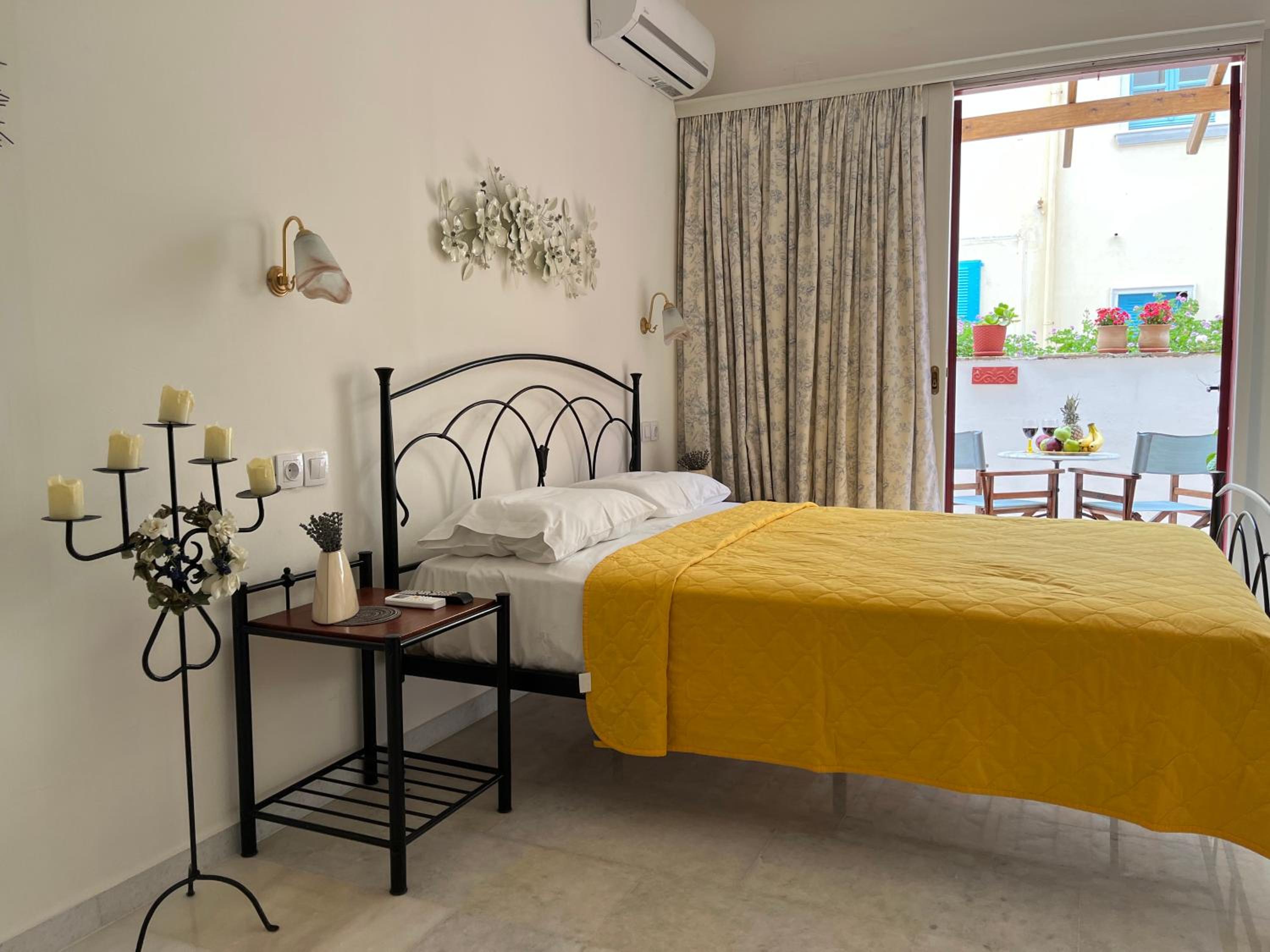 Double or Twin Room - Photo 8