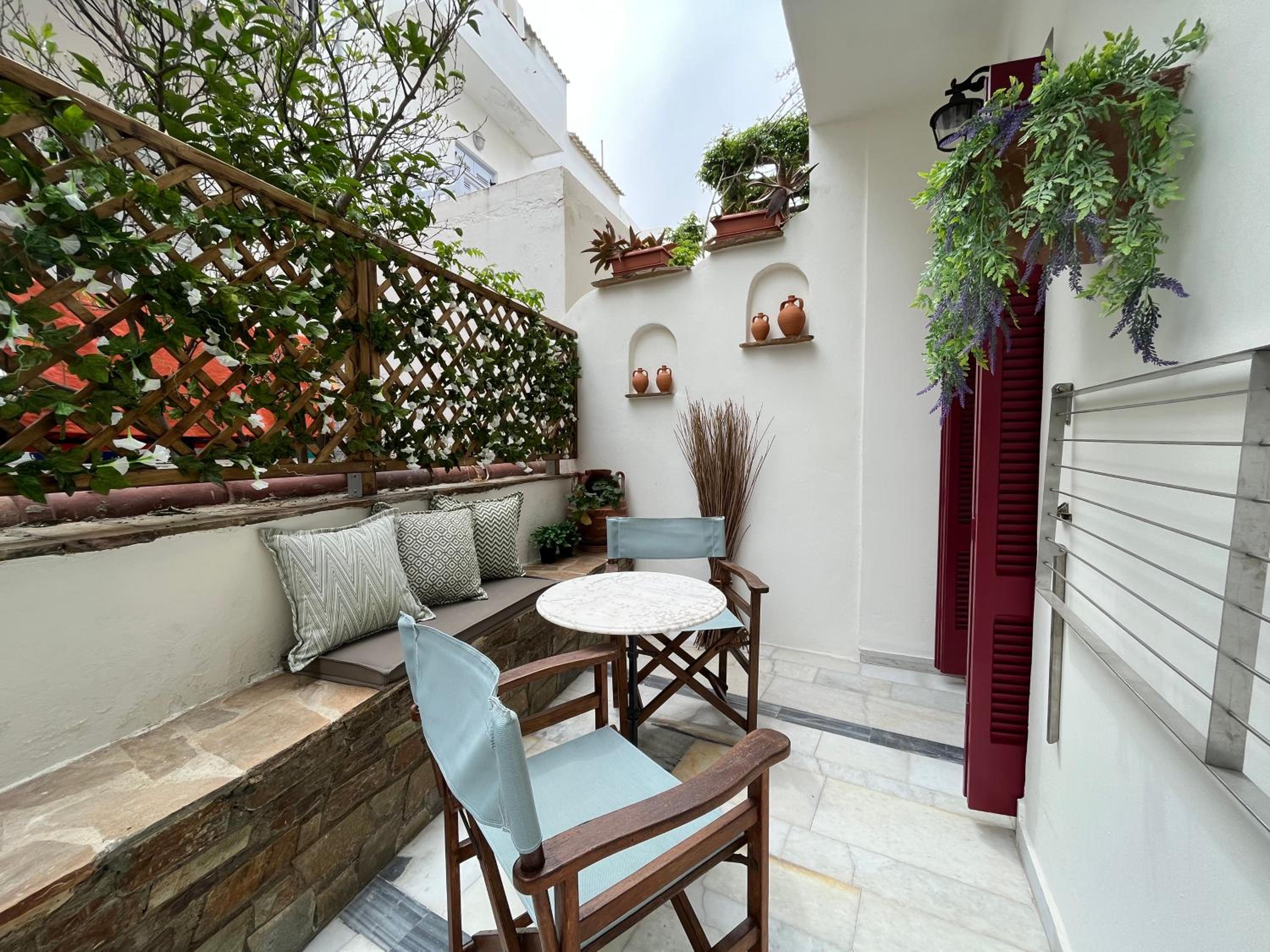 Apartment with Garden View - Photo 2