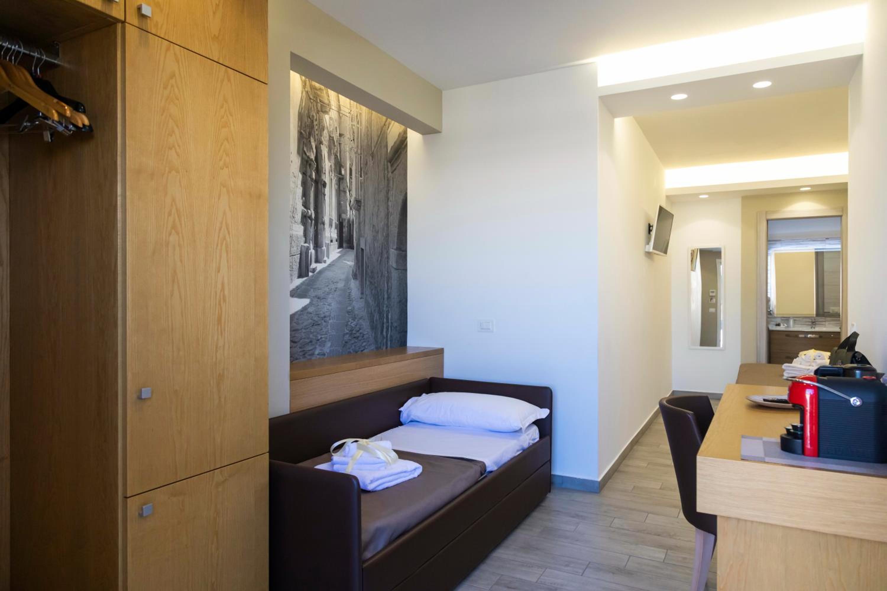 Quadruple Room - Photo 16