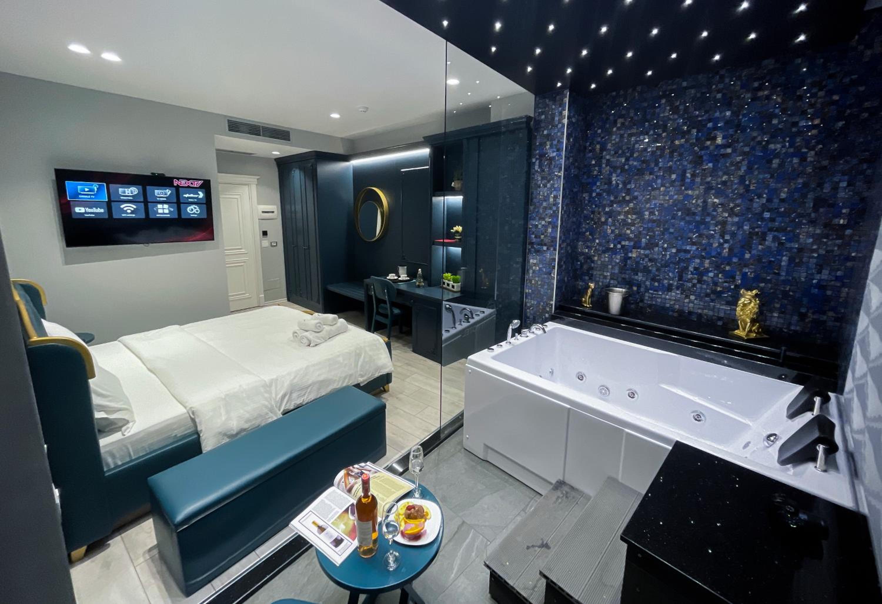 King Room with Spa Bath