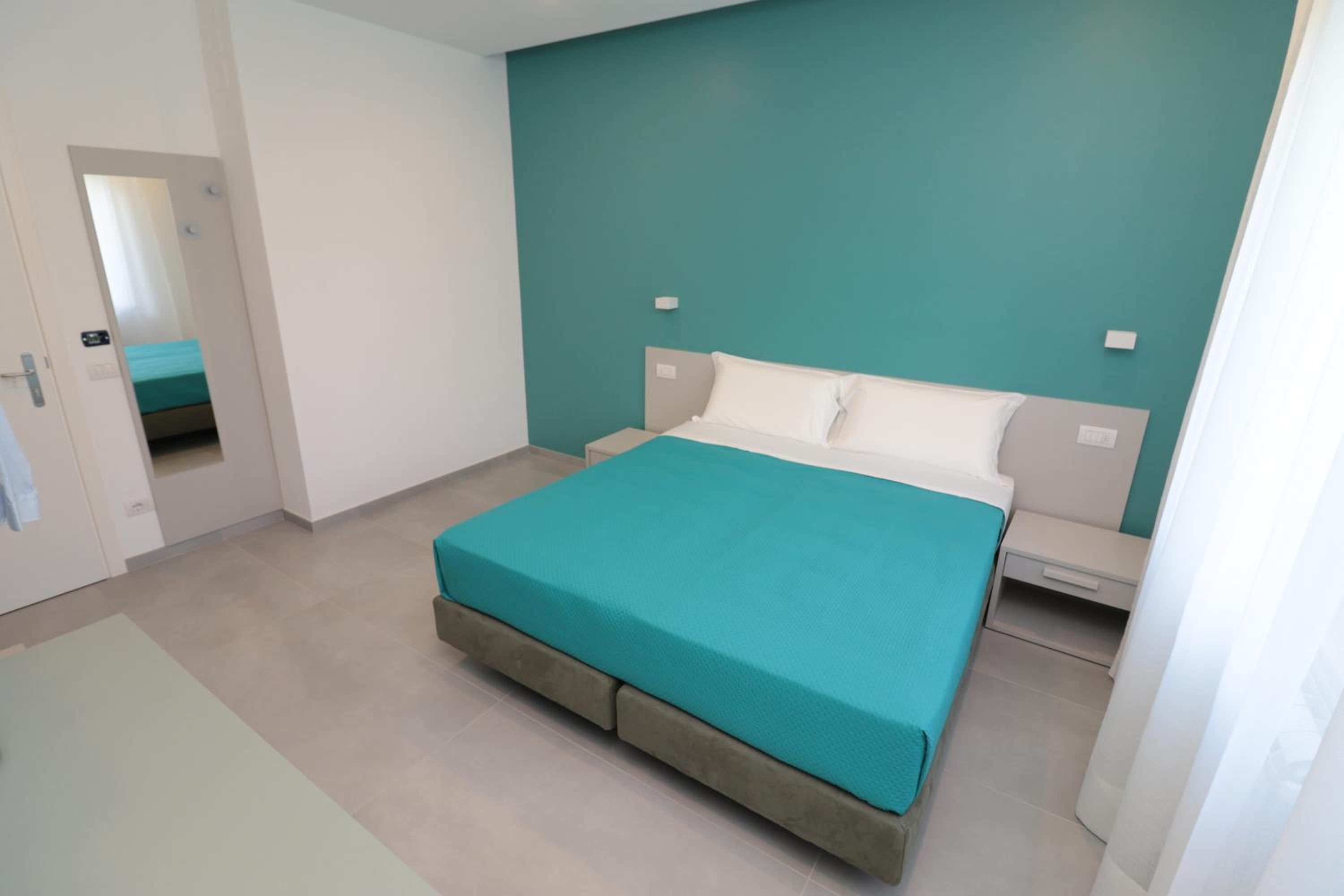 Deluxe Double or Twin Room - Photo 2