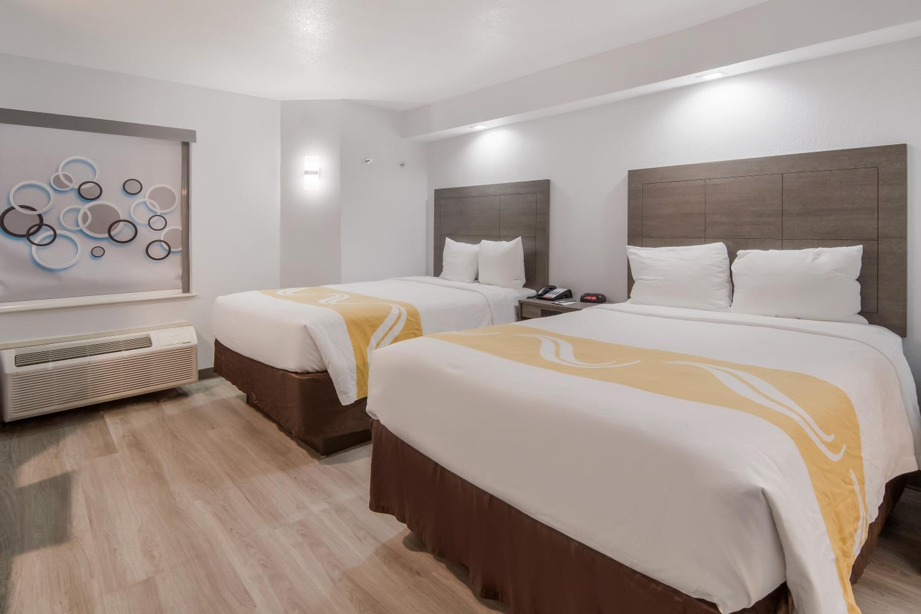 Double Room with Two Double Beds - Non-Smoking - Photo 11