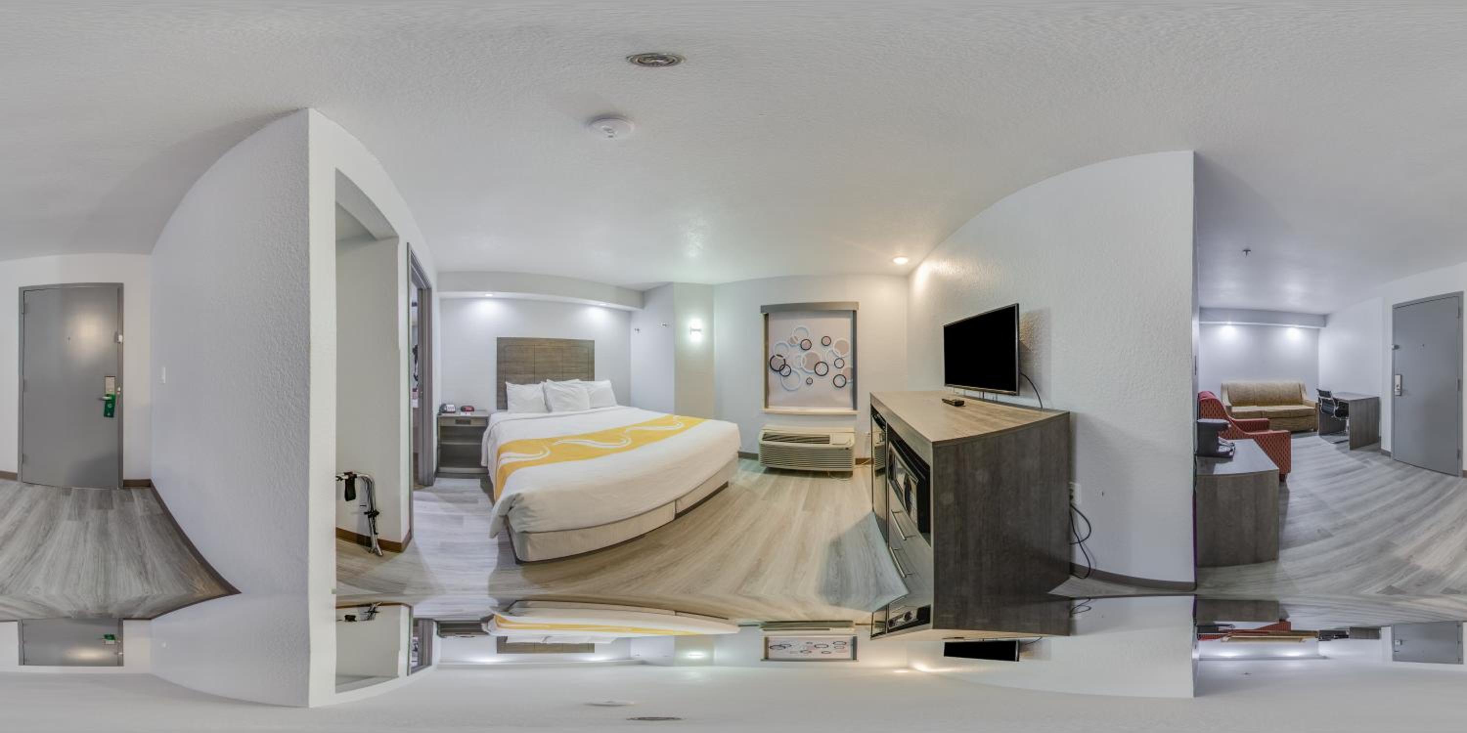 1 King Bed, Suite, Nonsmoking - Photo 3