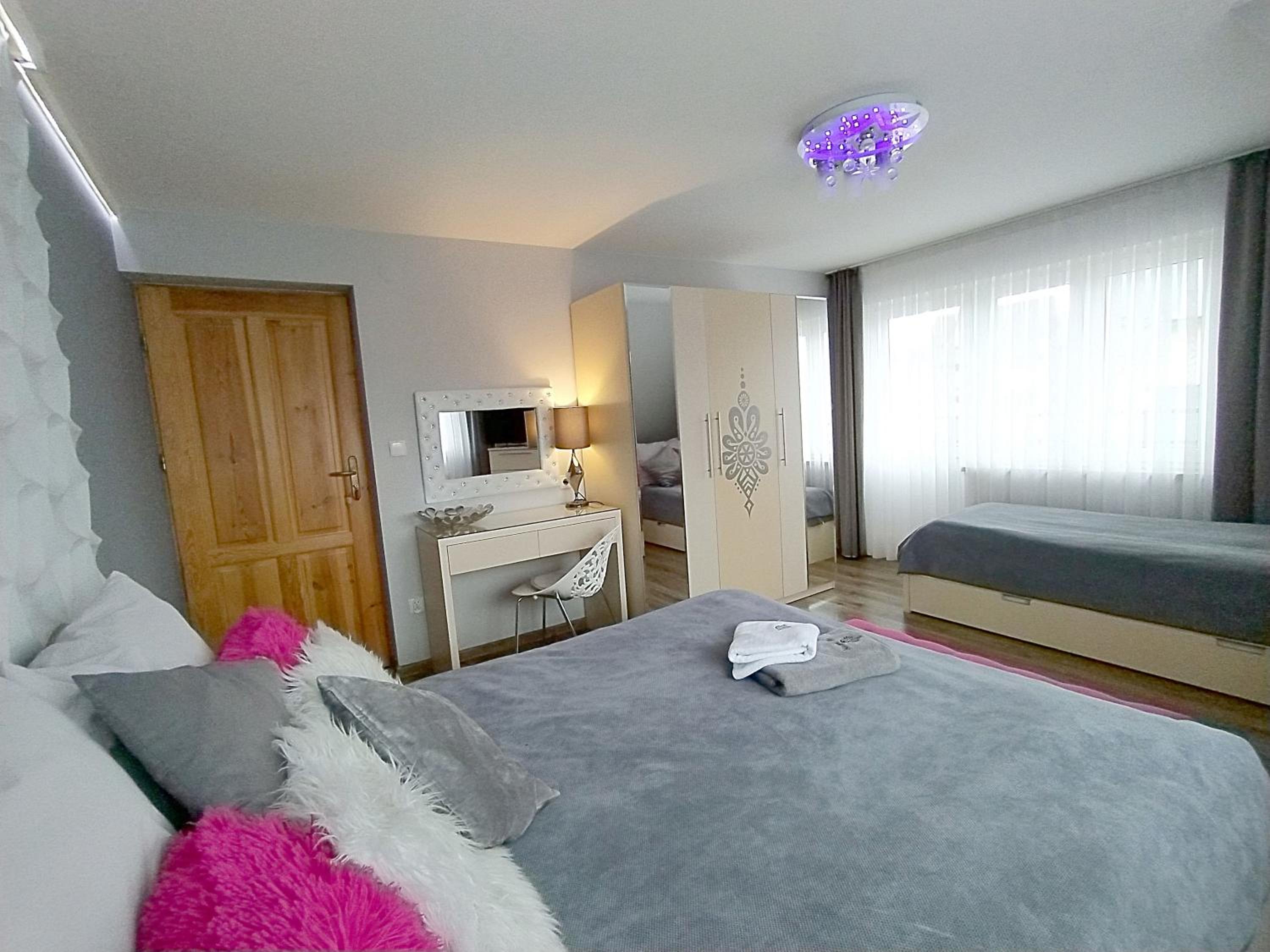 Villa - Photo 2