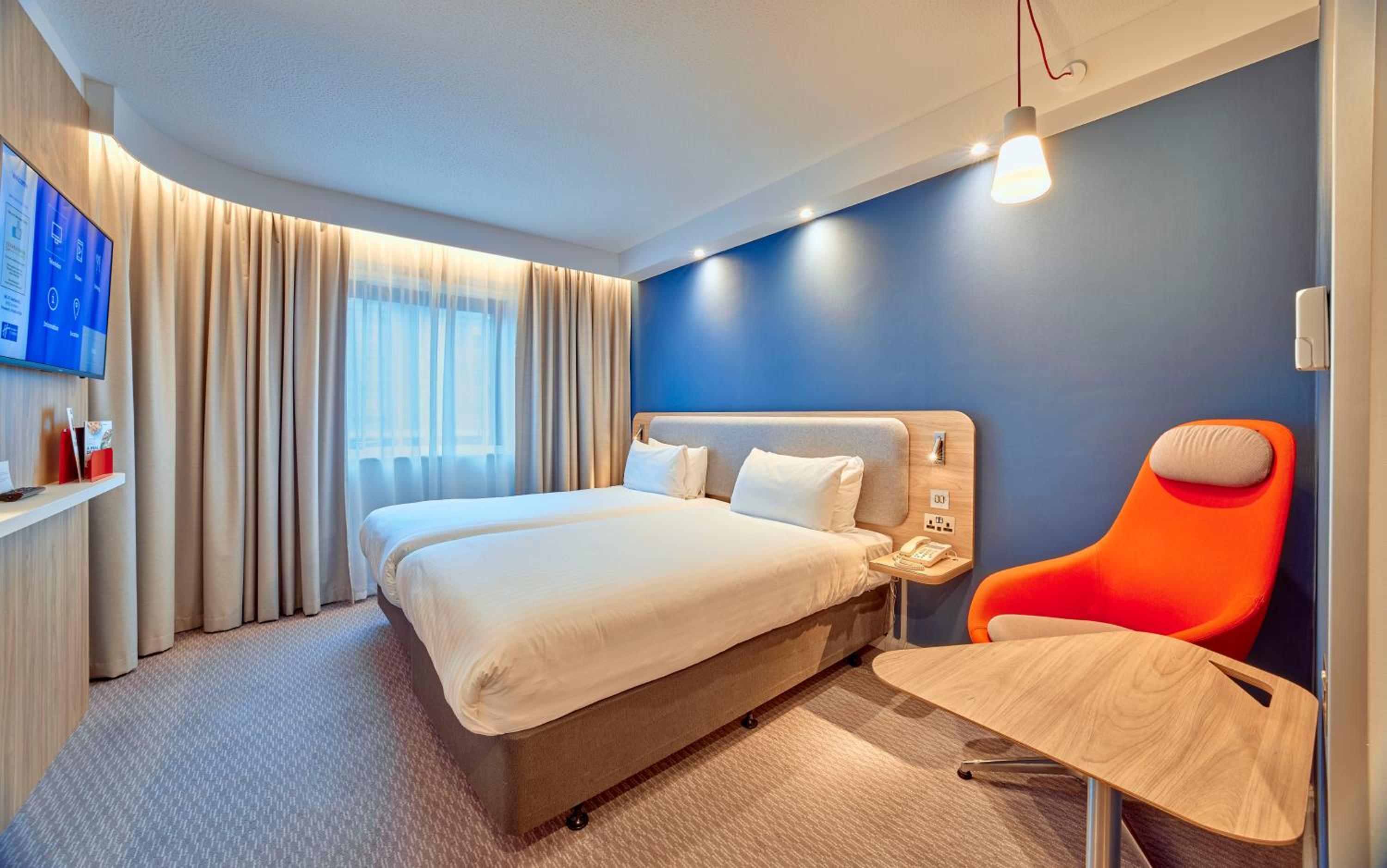 Standard Twin Room with Free Hot Breakfast