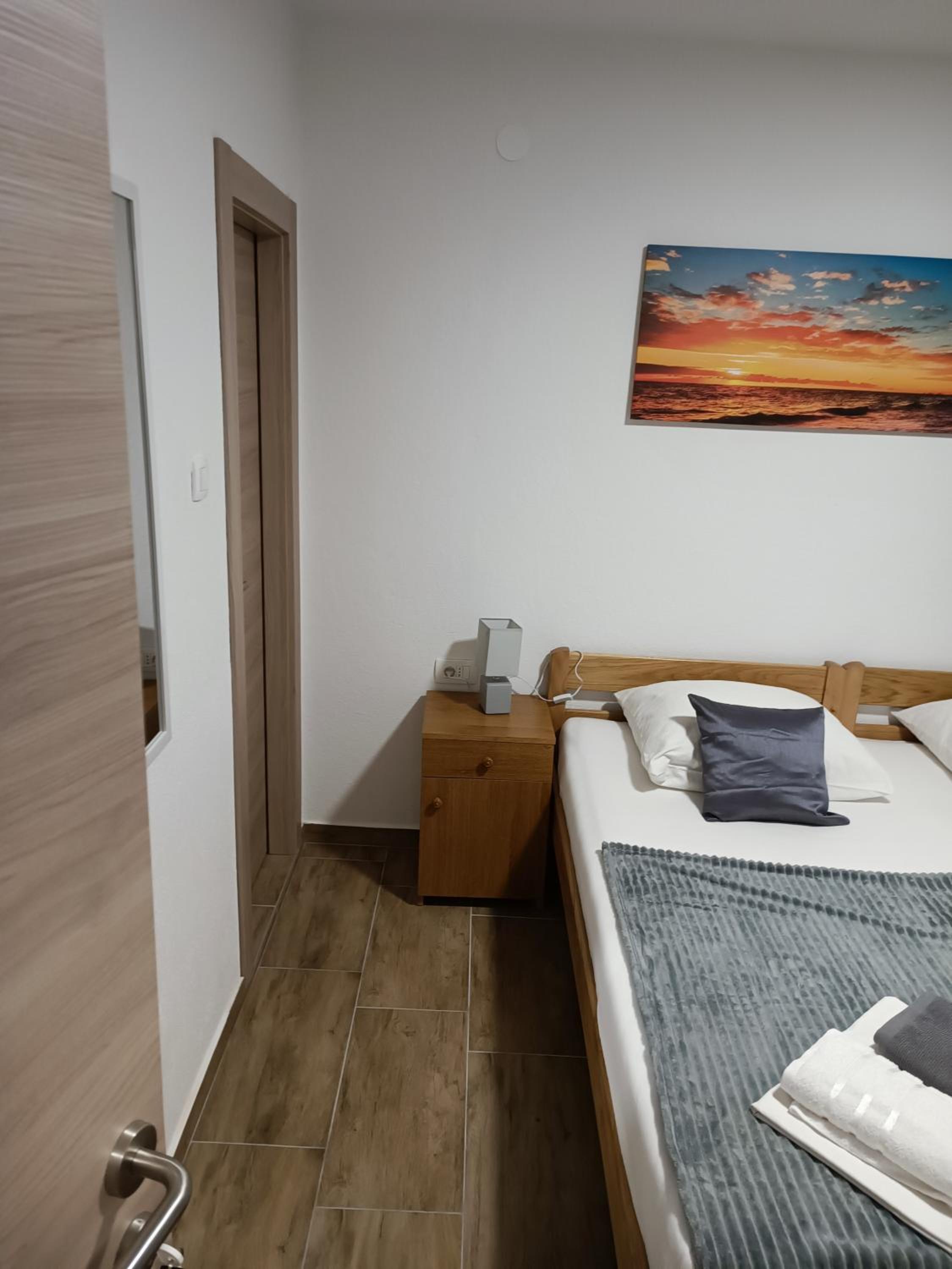 Double or Twin Room with Terrace - Photo 5