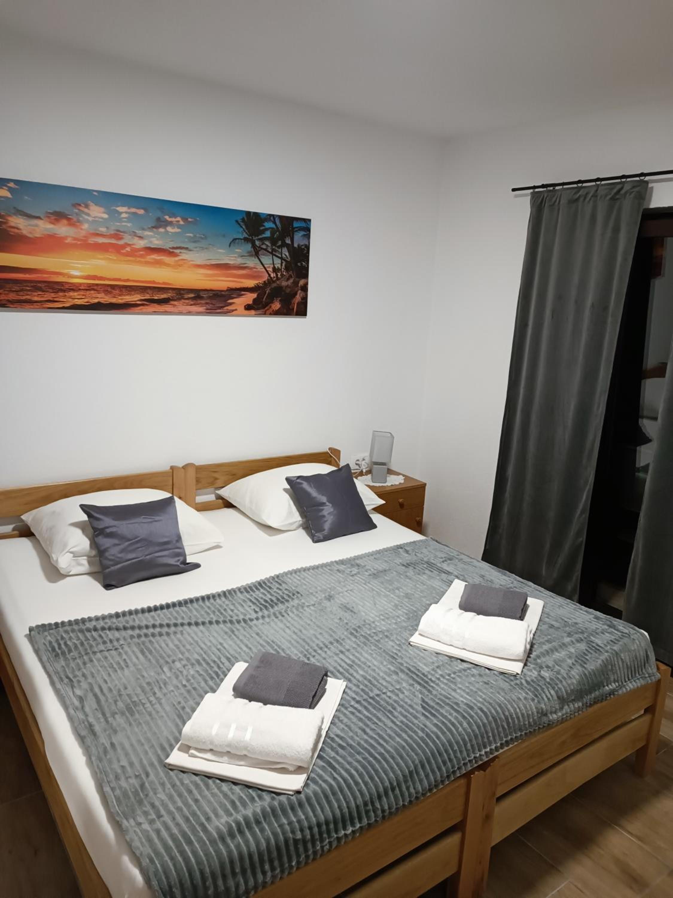 Double or Twin Room with Terrace - Photo 4