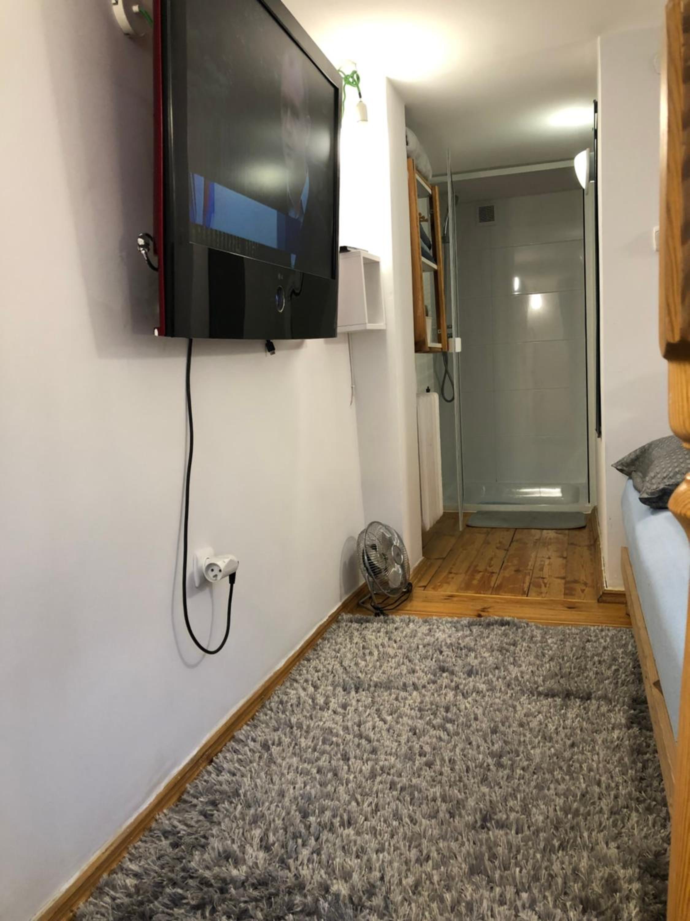 One-Bedroom Apartment - Photo 4