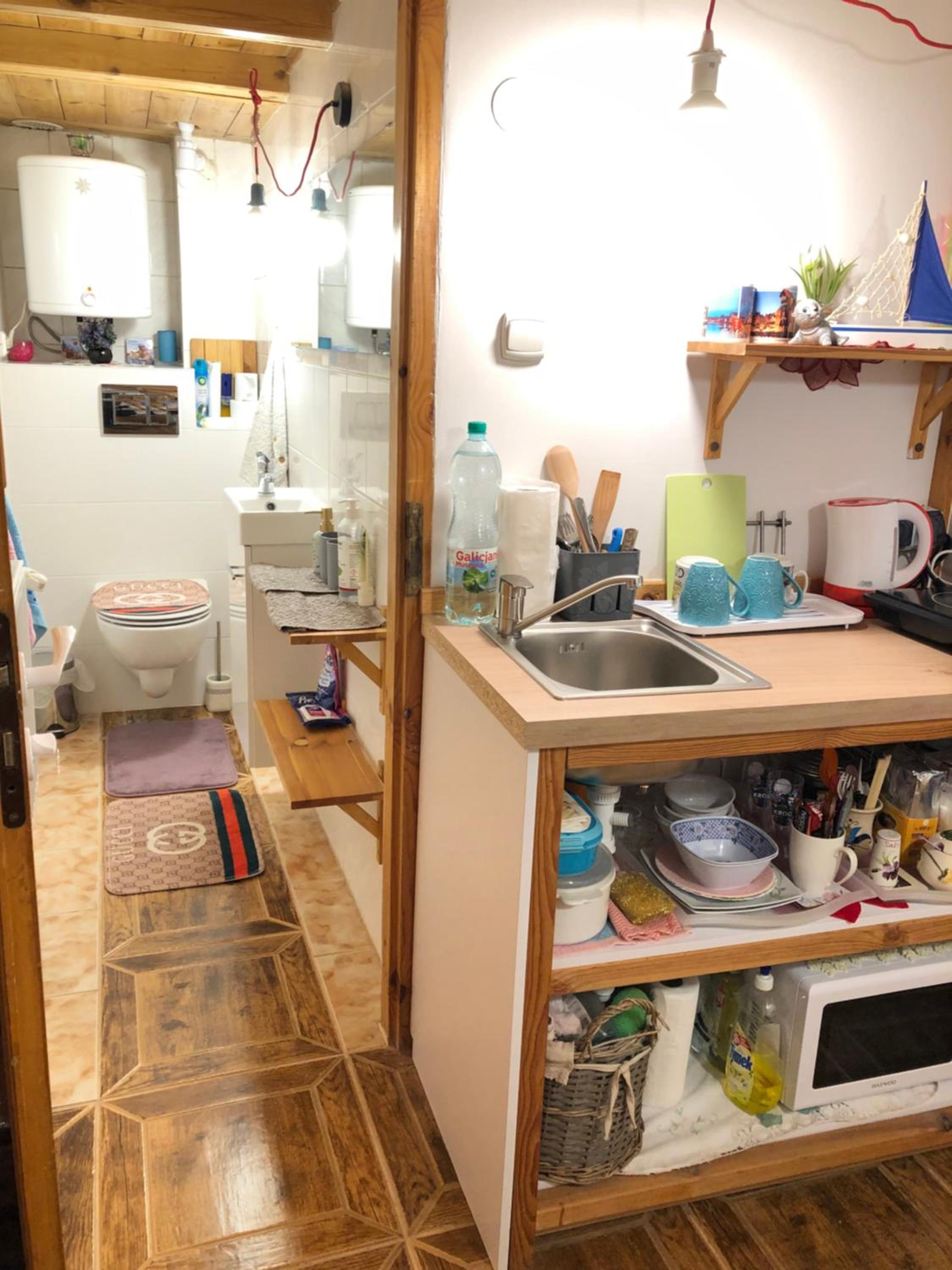 One-Bedroom Apartment - Photo 7