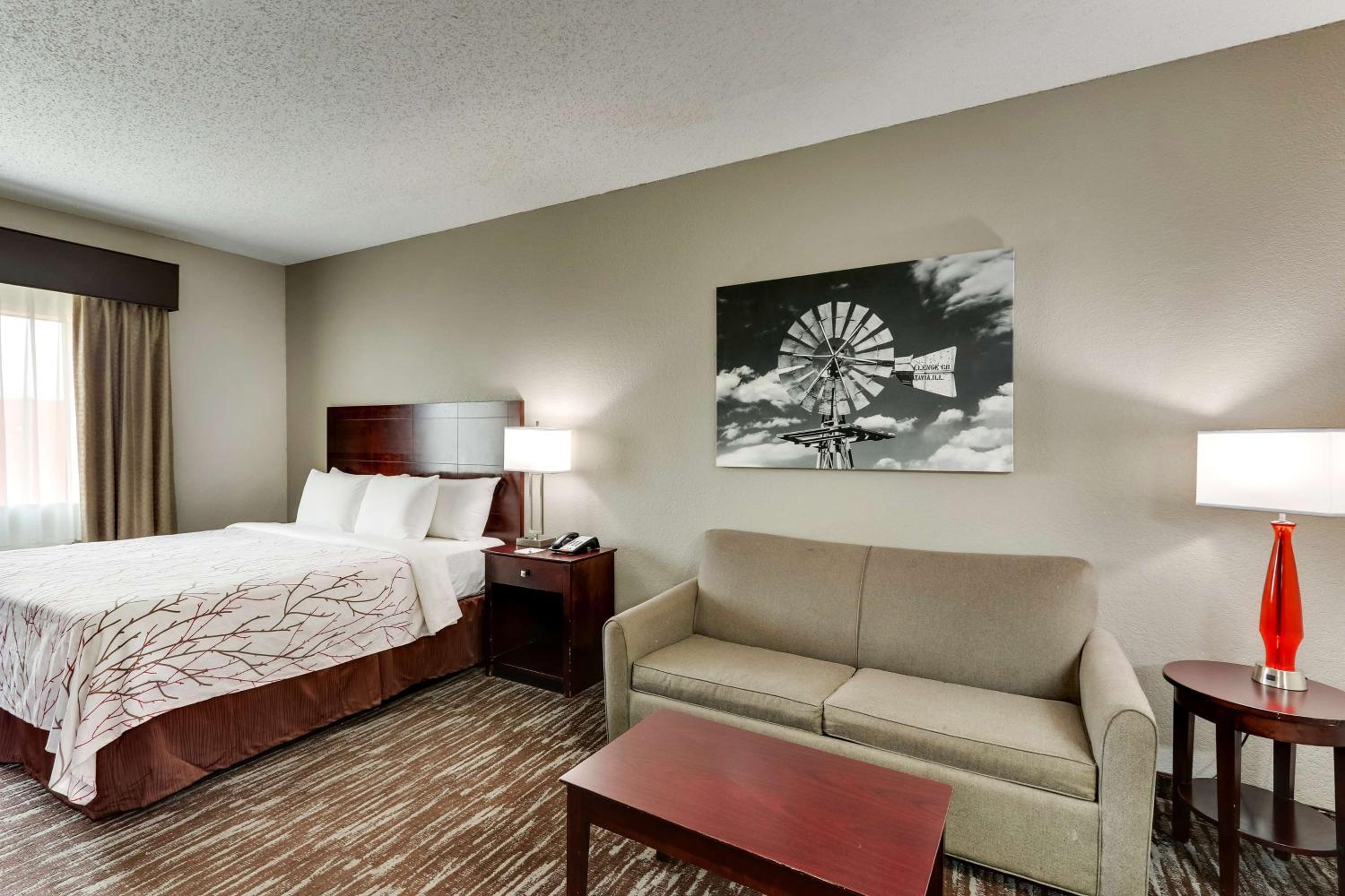King Room with Sofa Bed - Non-Smoking - Photo 3