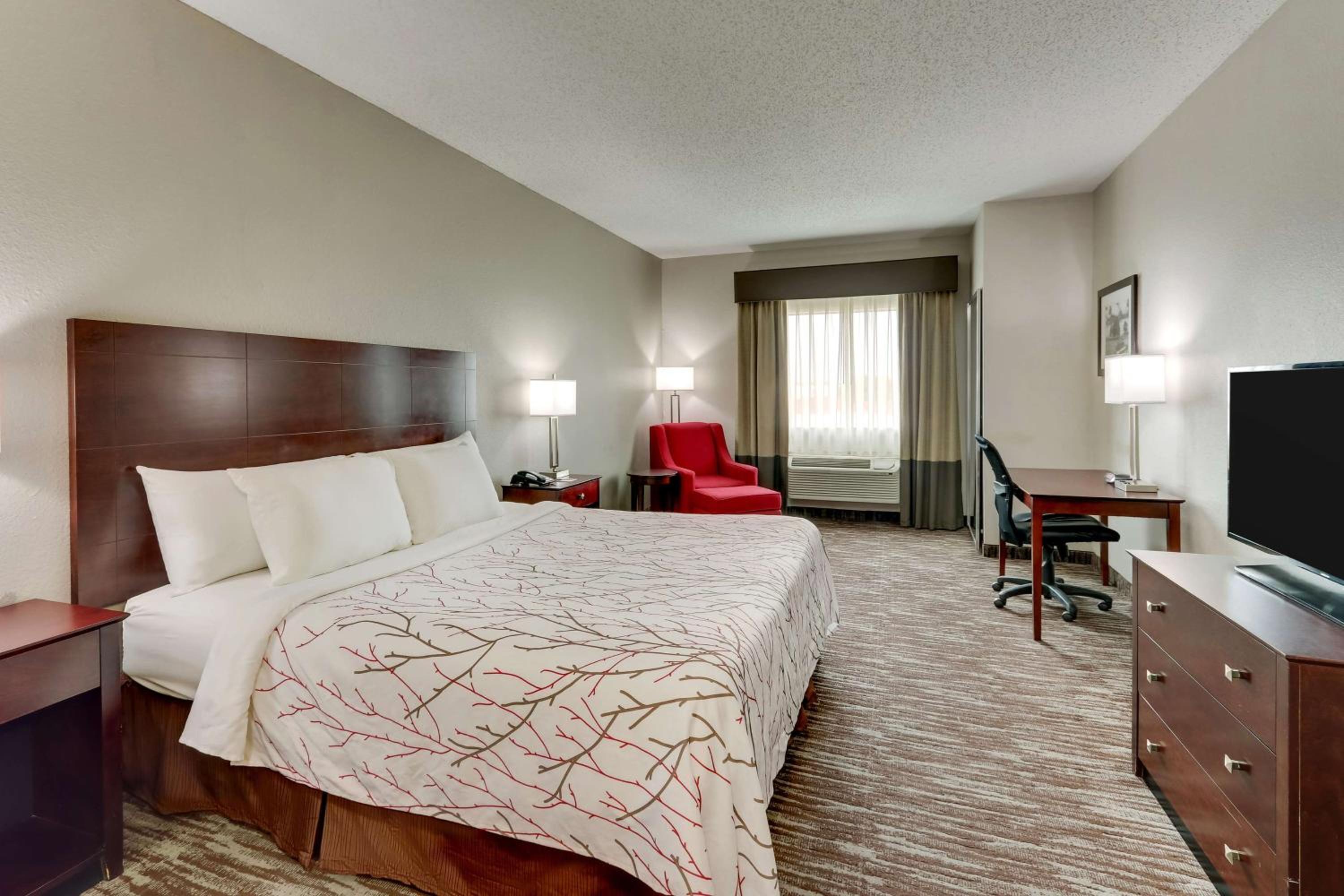 King Suite with Sofa Bed and Jetted Tub - Non-Smoking - Photo 1