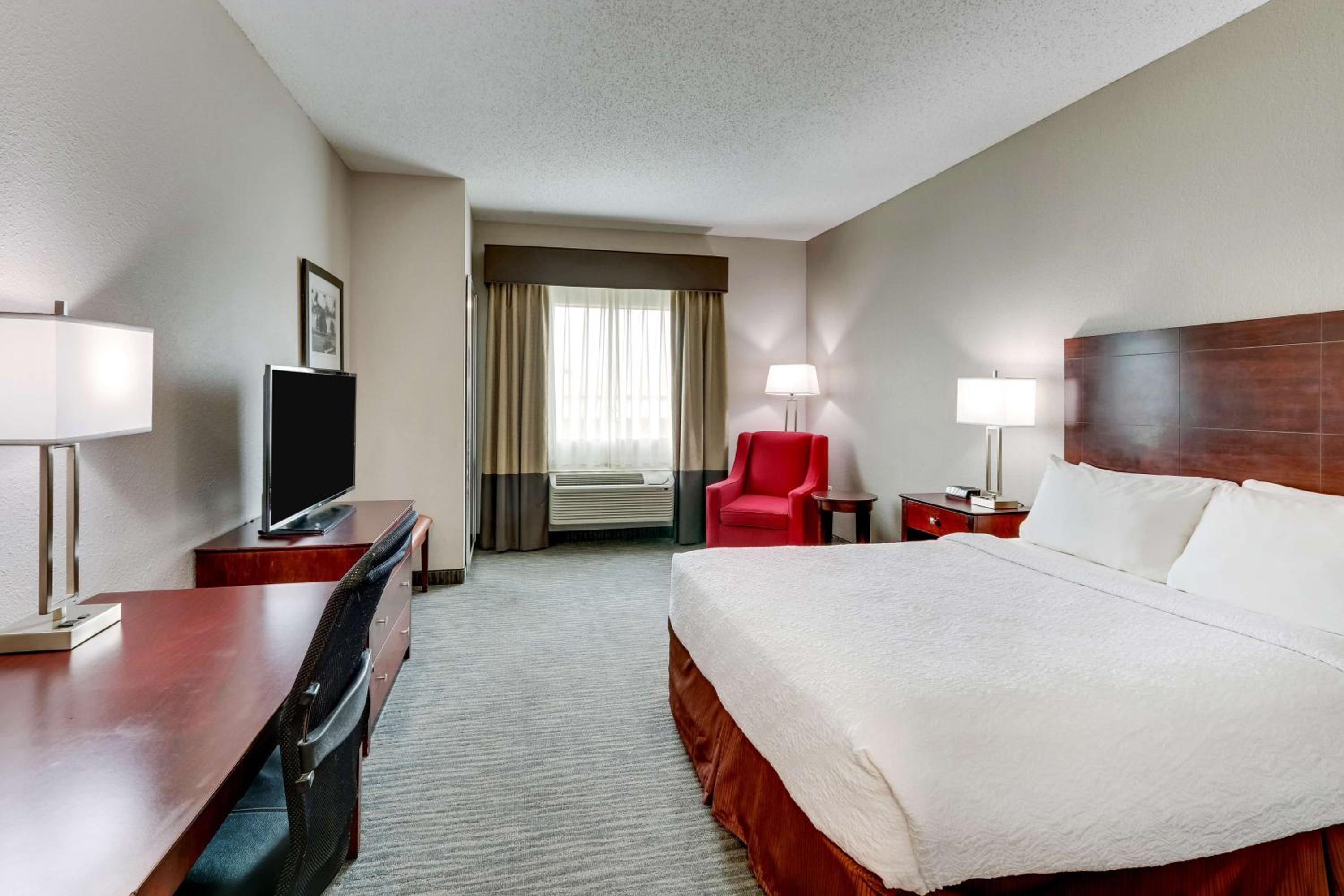 Queen Room - Mobility Accessible/Non-Smoking - Photo 1