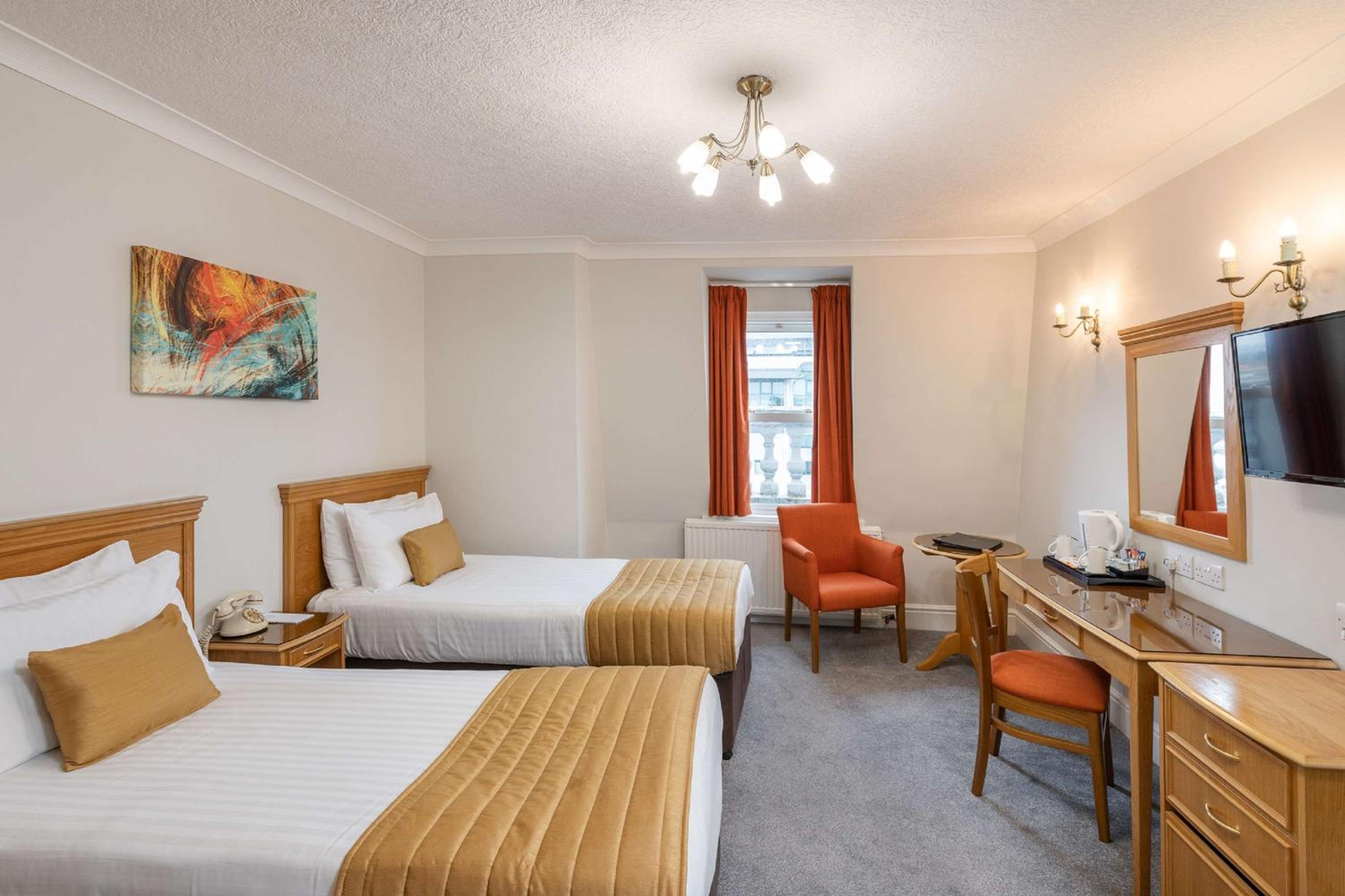 Standard Twin Room - Non-Smoking - Photo 1