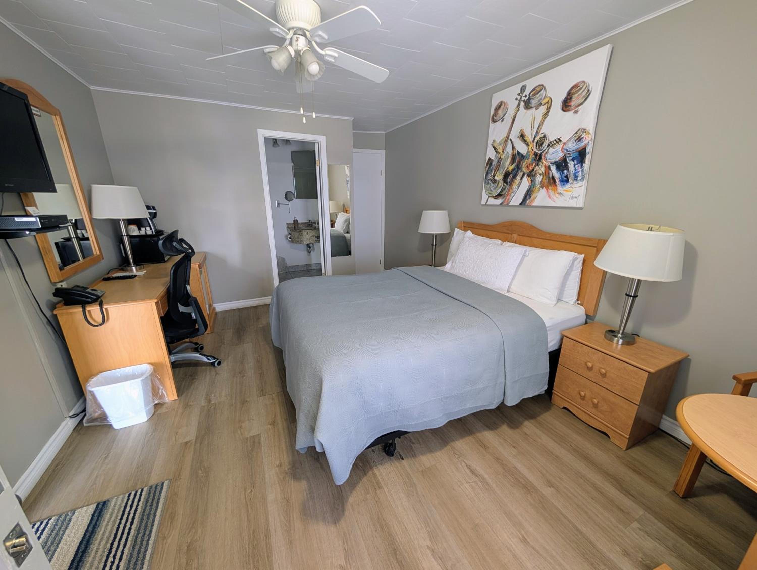 Queen Room