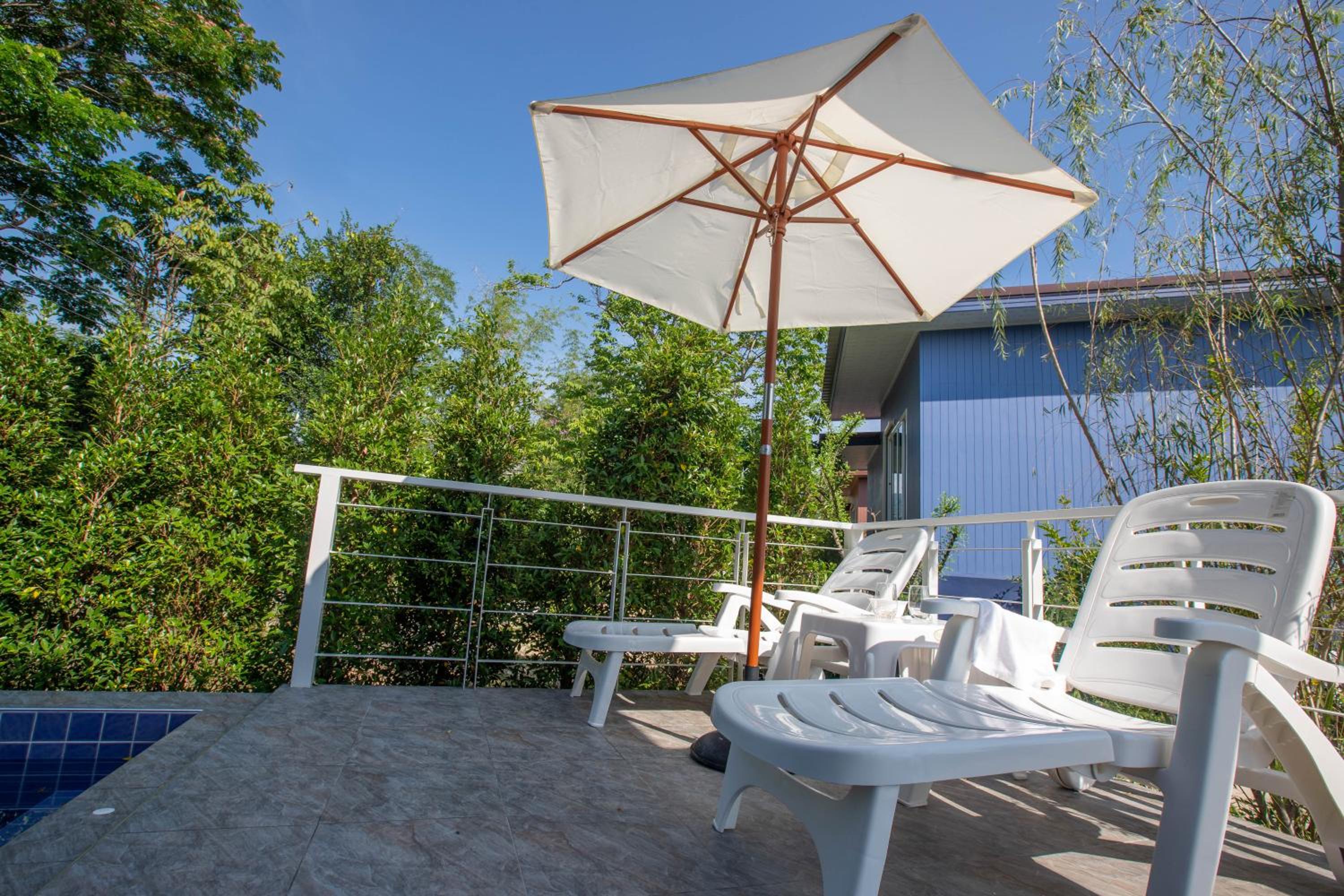 Villa with Private Pool - Photo 3