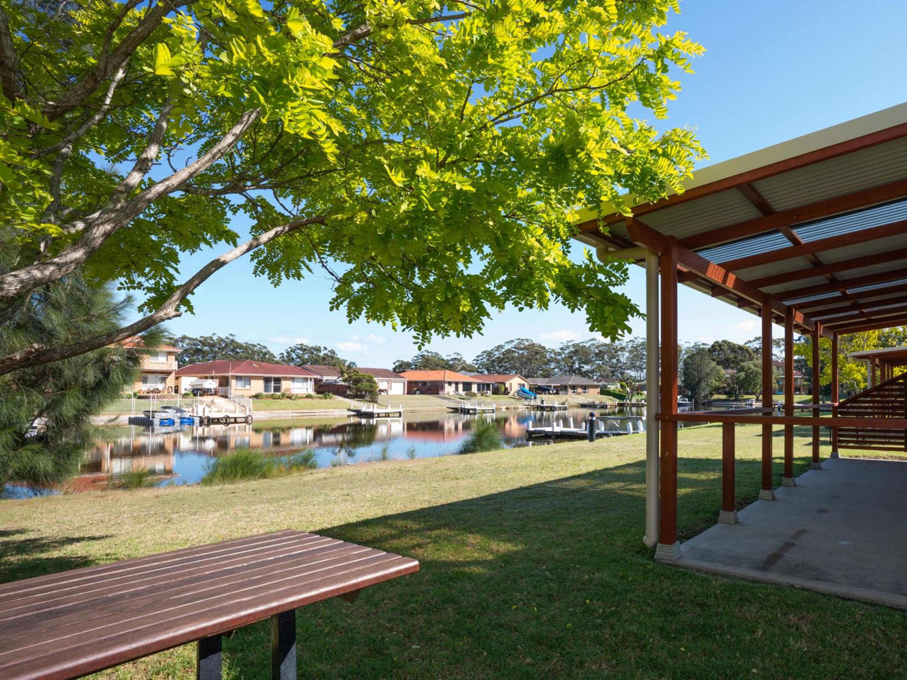 Apartment with Lake View photo 3