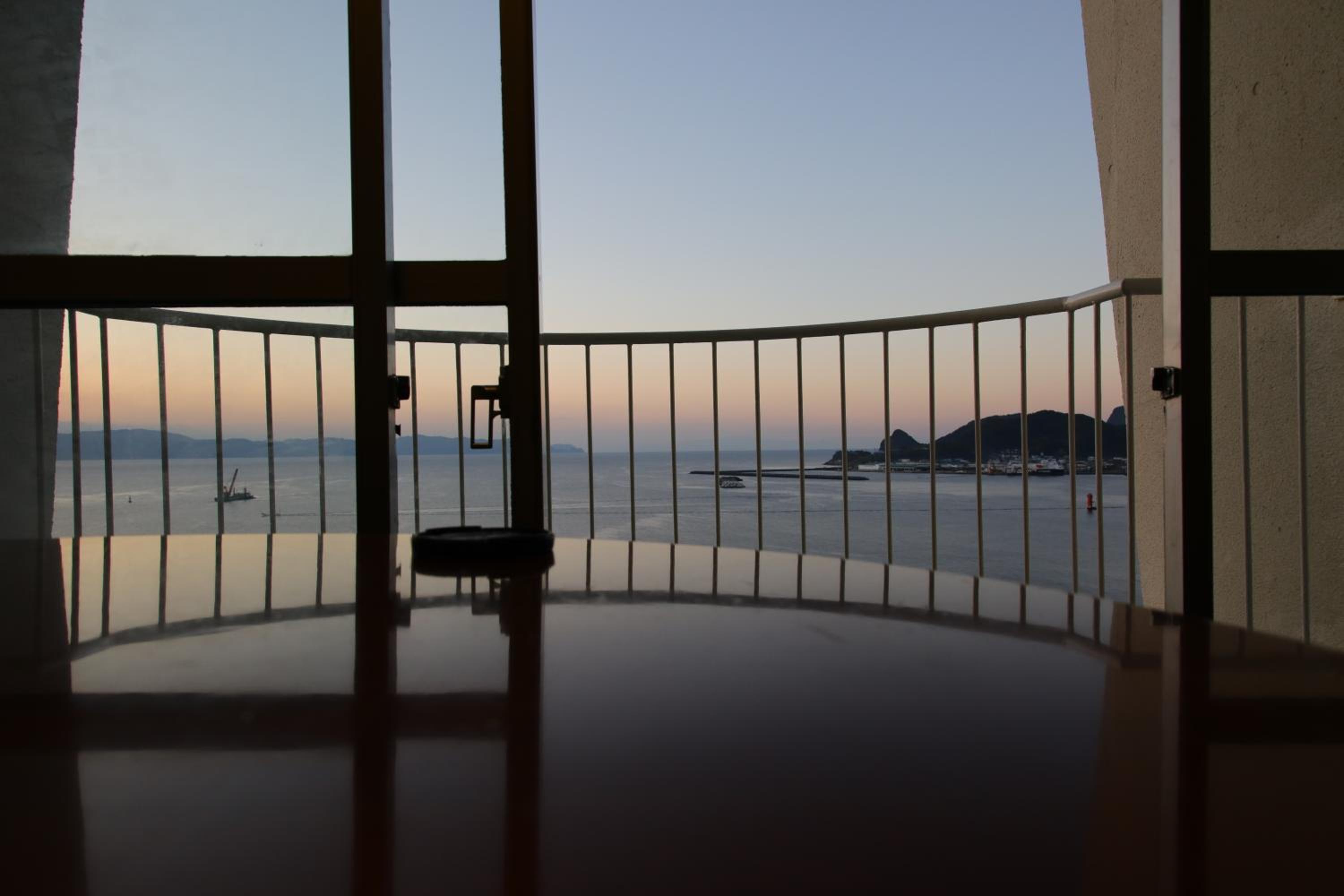 Western-Style Room with Panorama View of Kagoshima Bay - High Floor photo 3