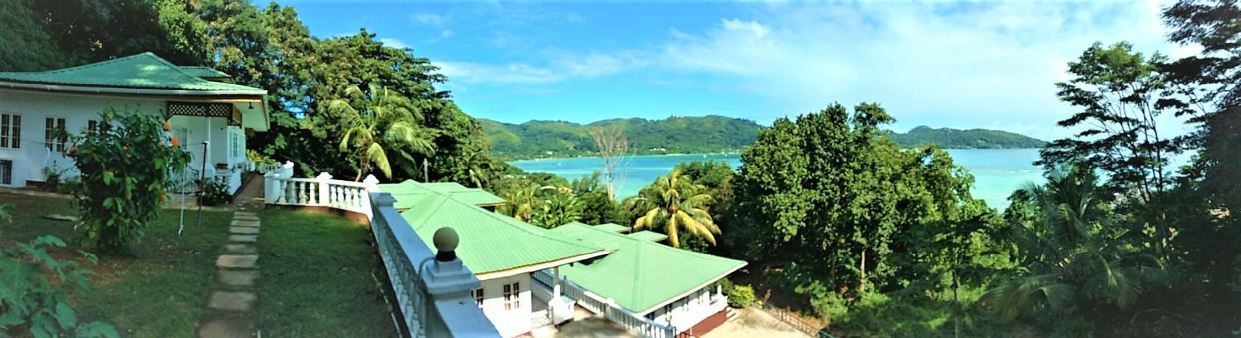 One-Bedroom Apartment with Sea View photo 2