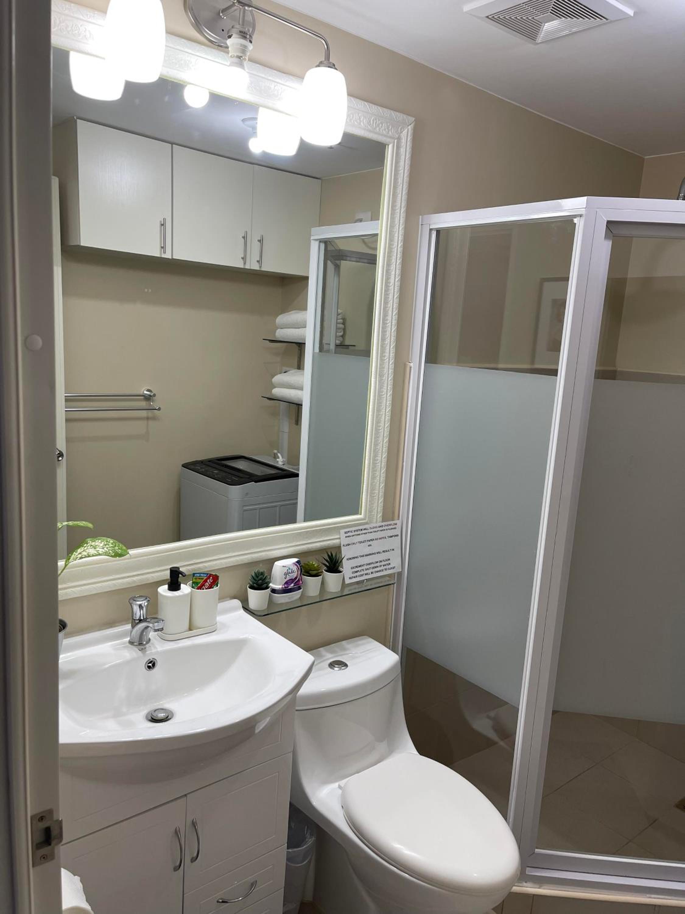 Two-Bedroom Apartment - Photo 24