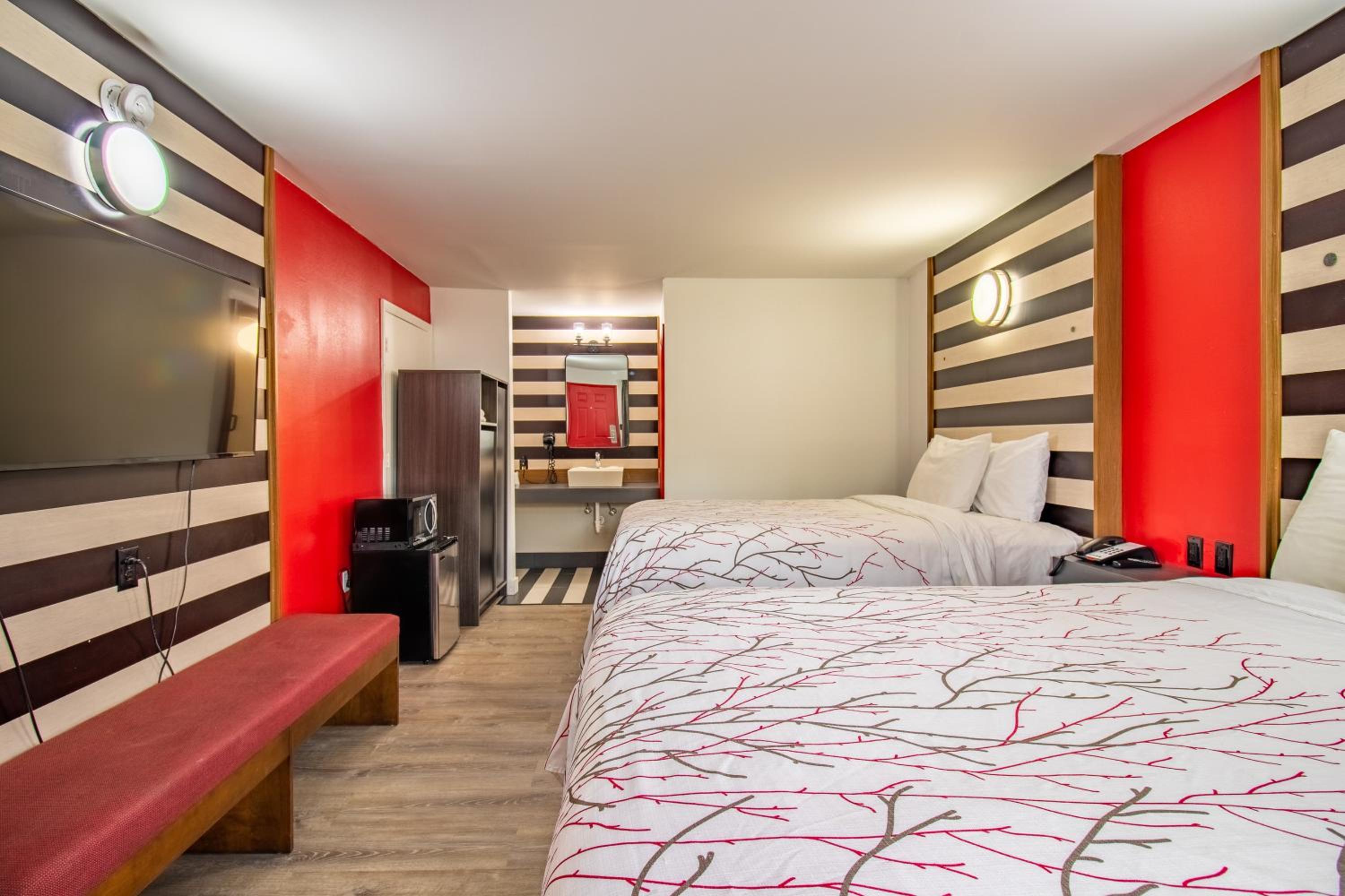 Queen Room with Two Queen Beds - Second Floor