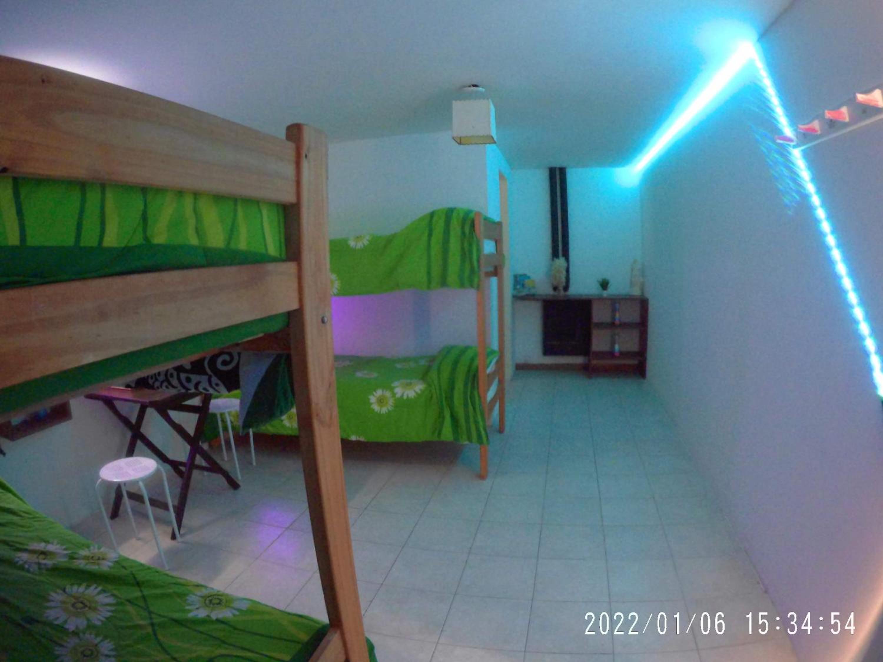 Bed in 8-Bed Mixed Dormitory Room photo 1