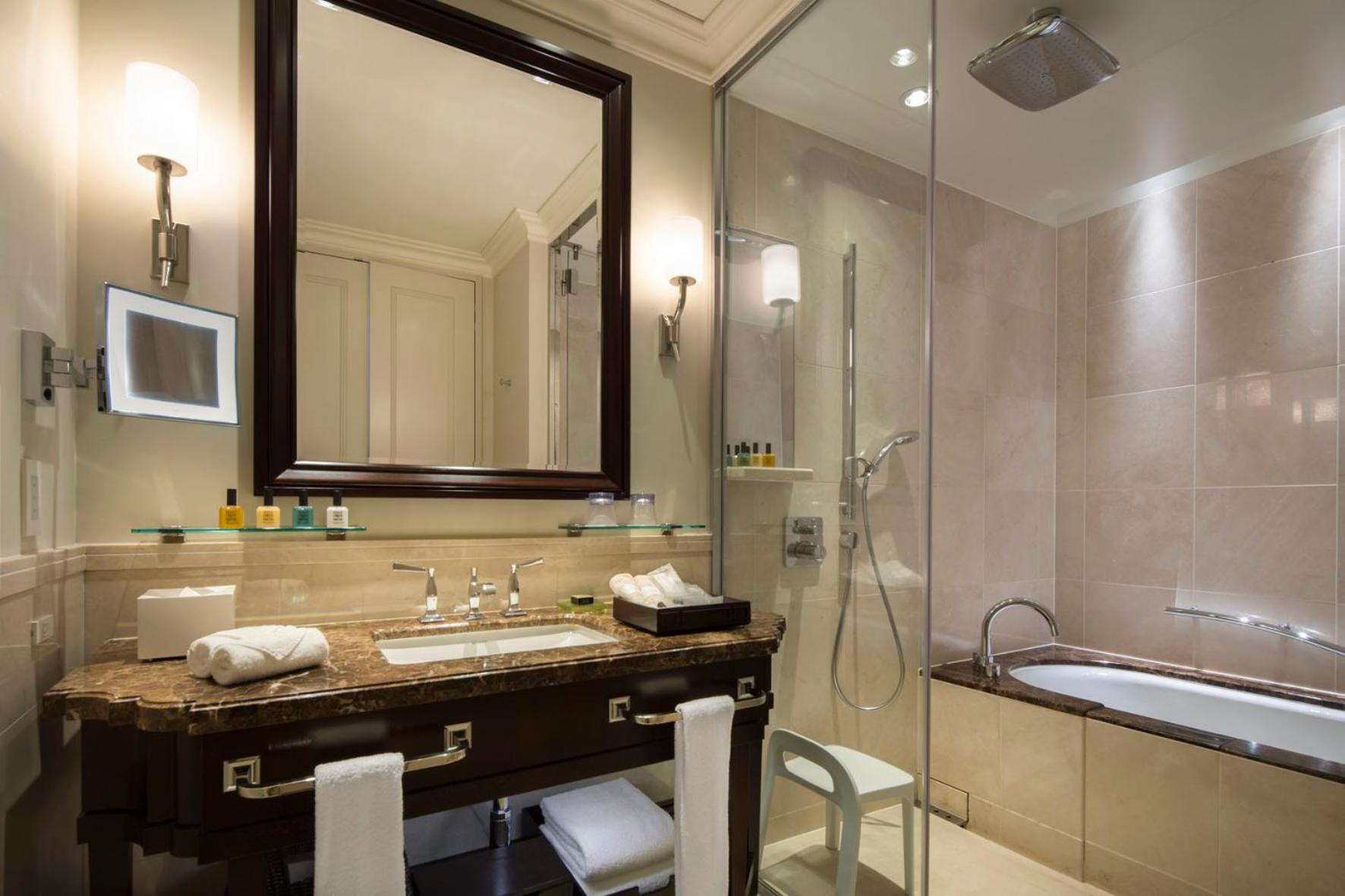 City View King Room – Non-Smoking photo City View King Room – Non-Smoking photo