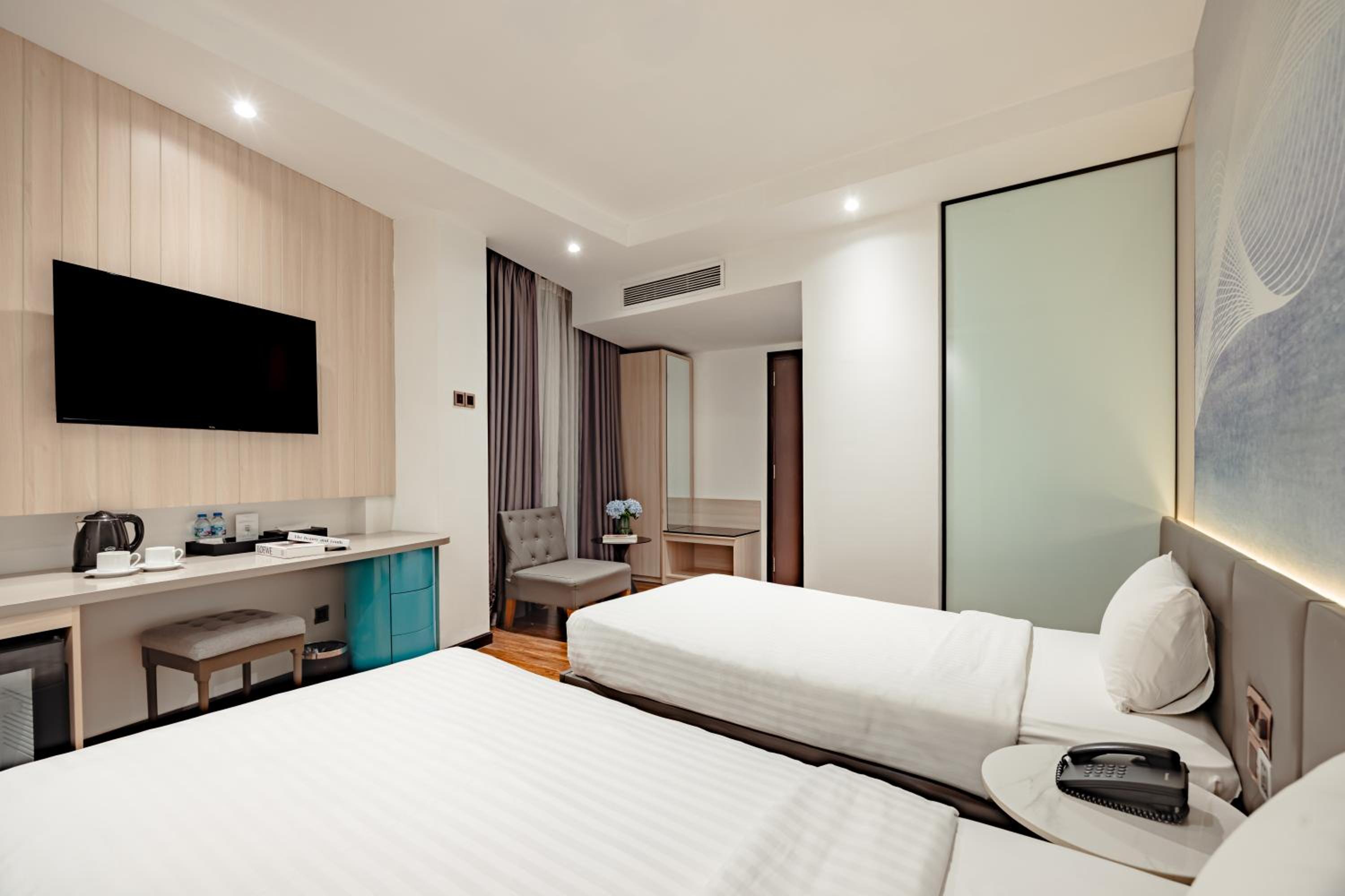 Premium Deluxe Twin City View photo 2