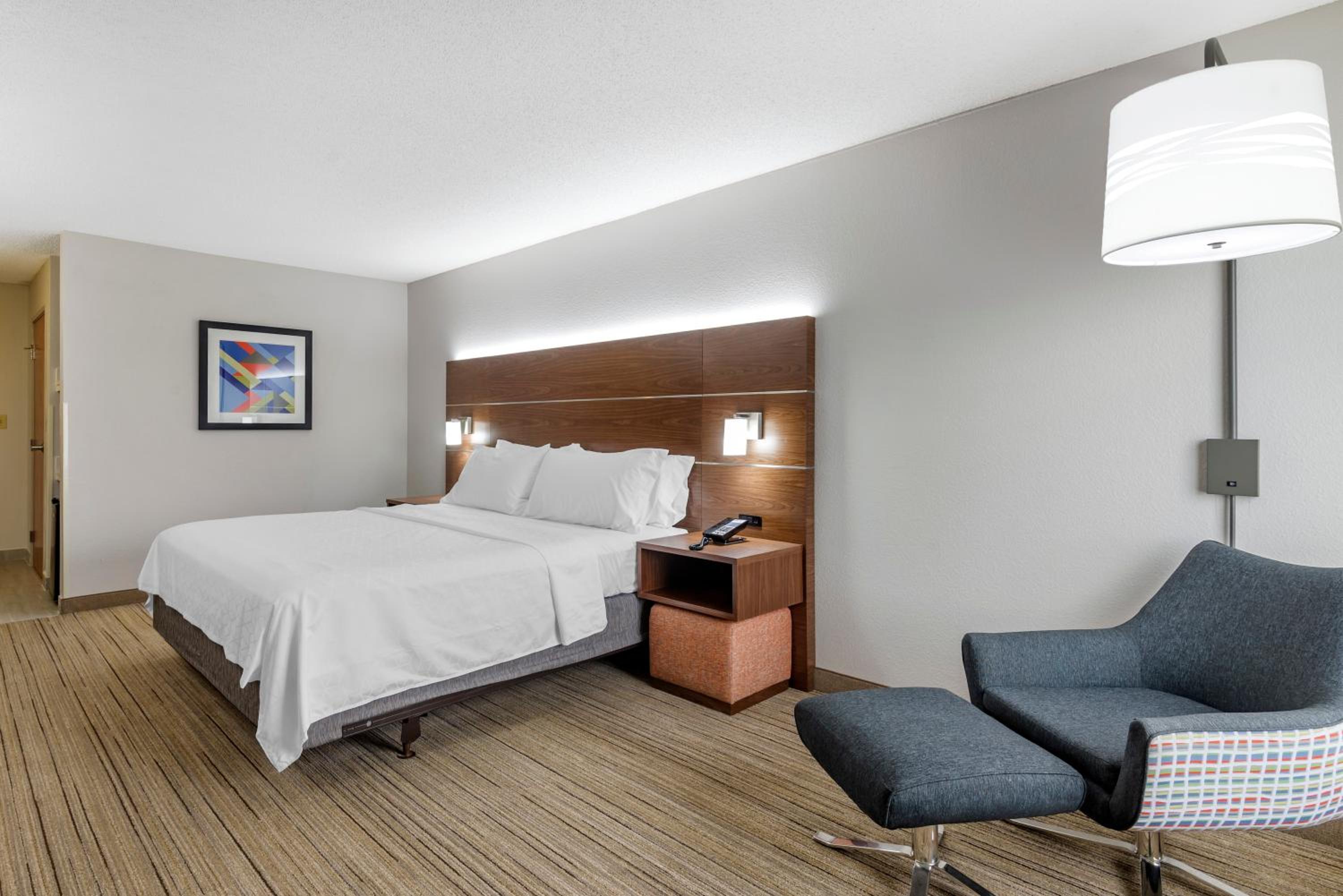Standard King Room - Photo 4