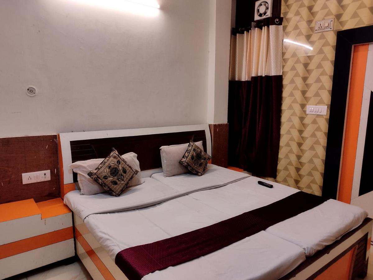 Standard Double Room with Fan photo 1