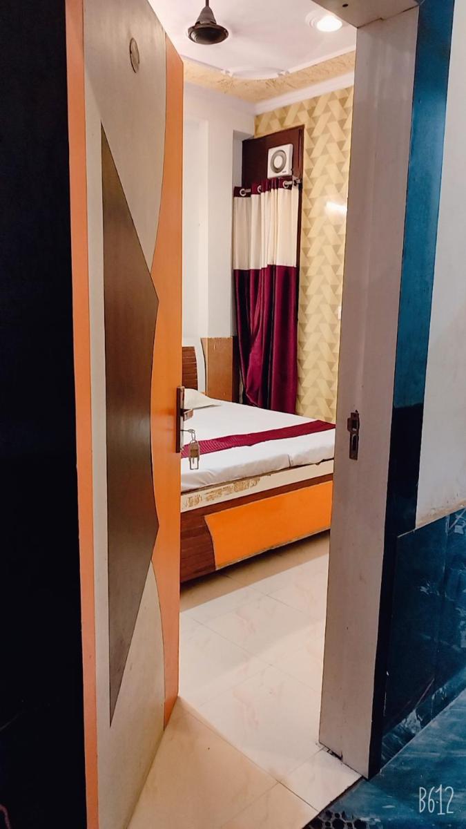 Standard Double Room with Fan photo 2