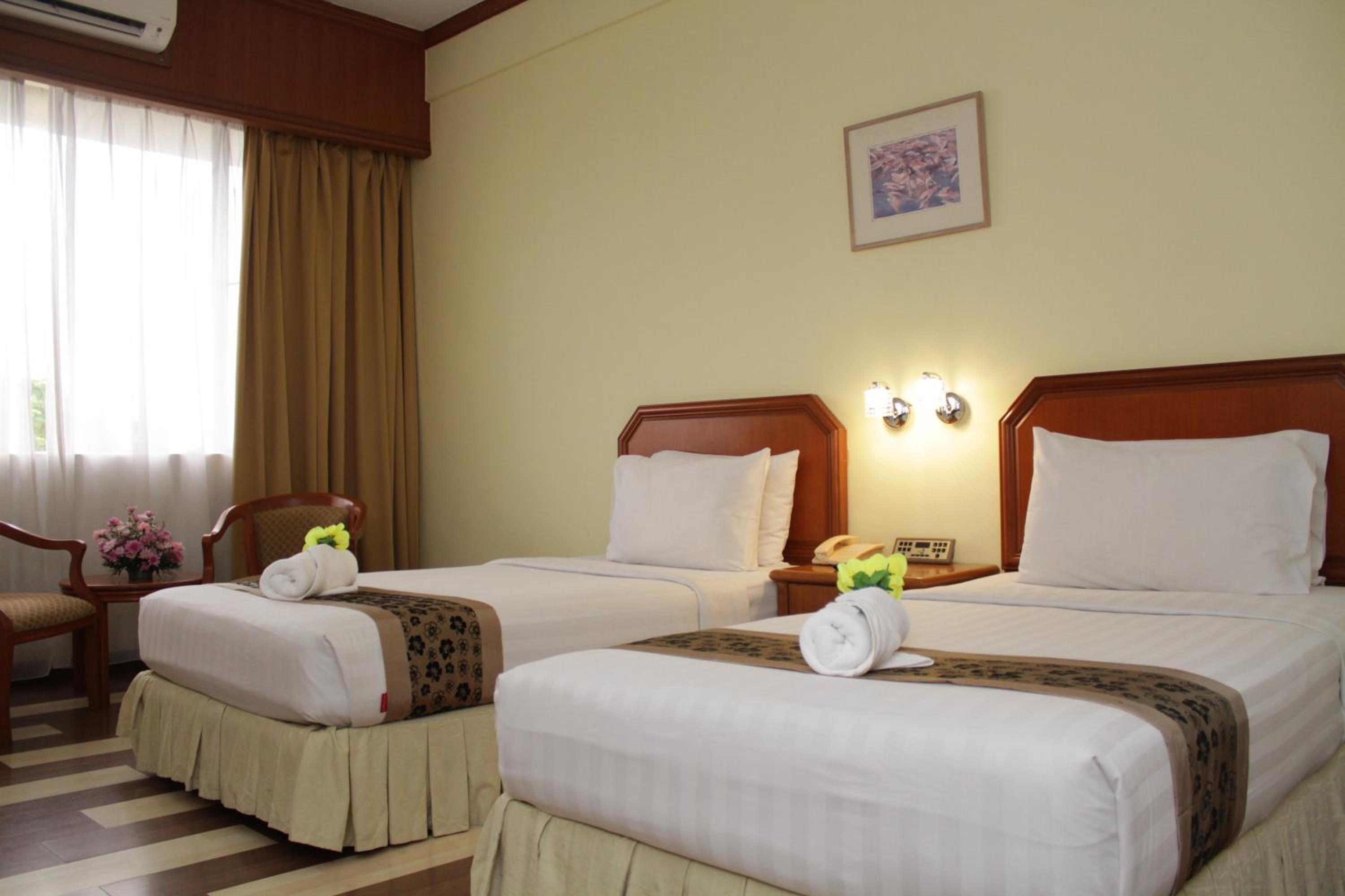 Deluxe Double or Twin Room - Photo 14
