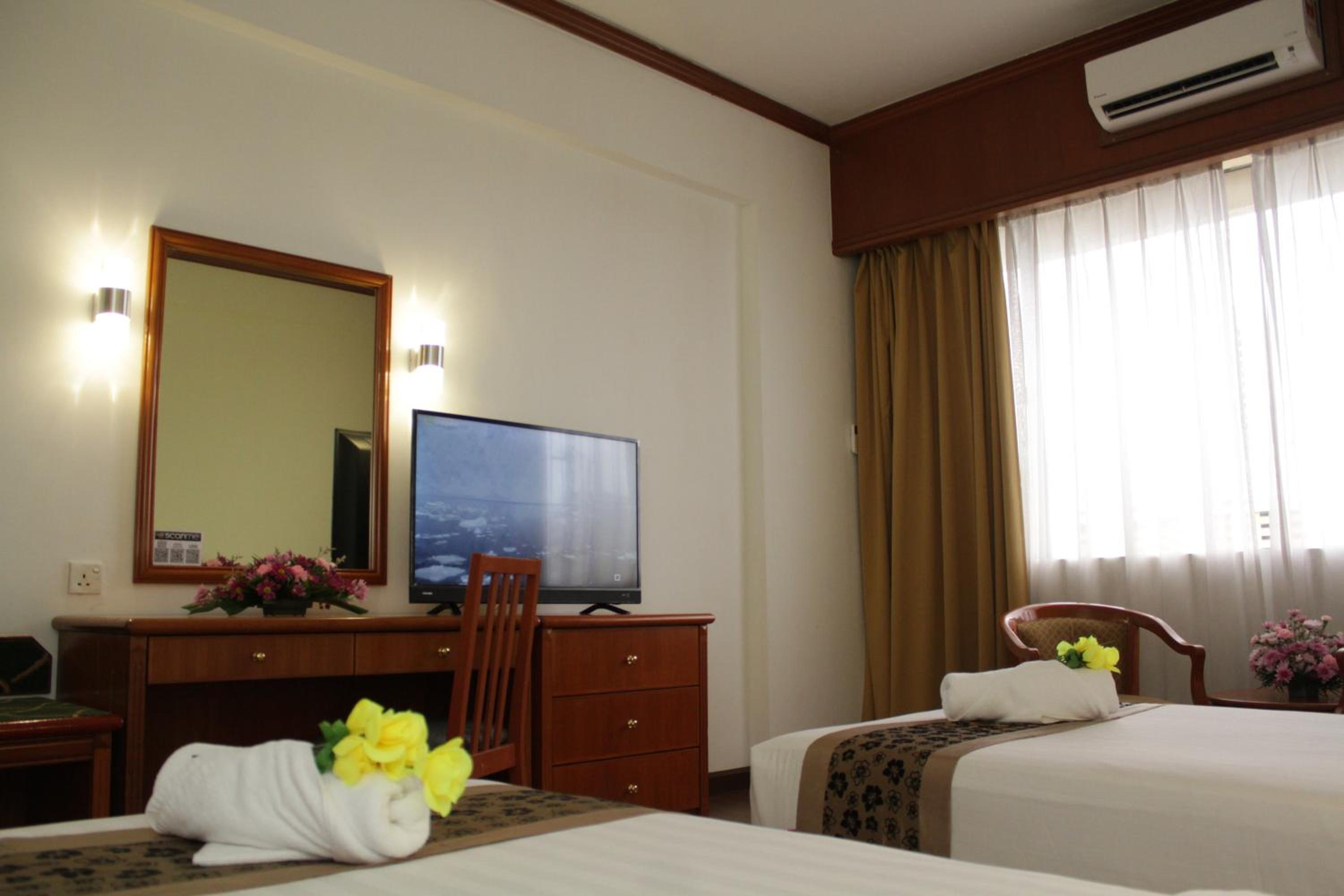 Deluxe Double or Twin Room - Photo 16