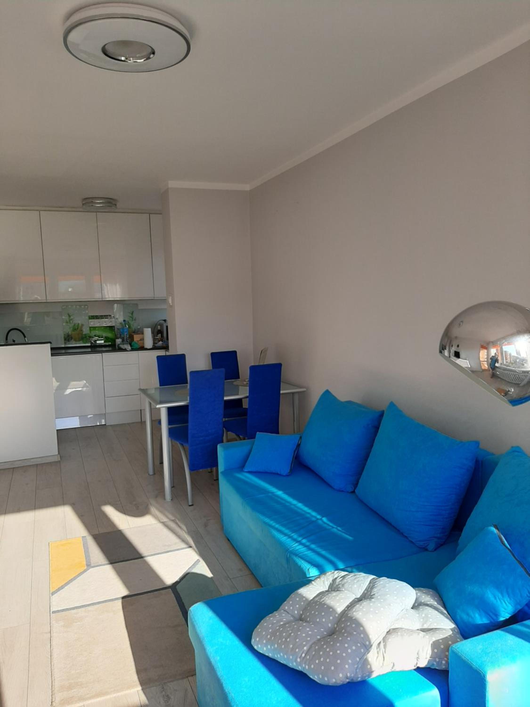 One-Bedroom Apartment - Photo 1