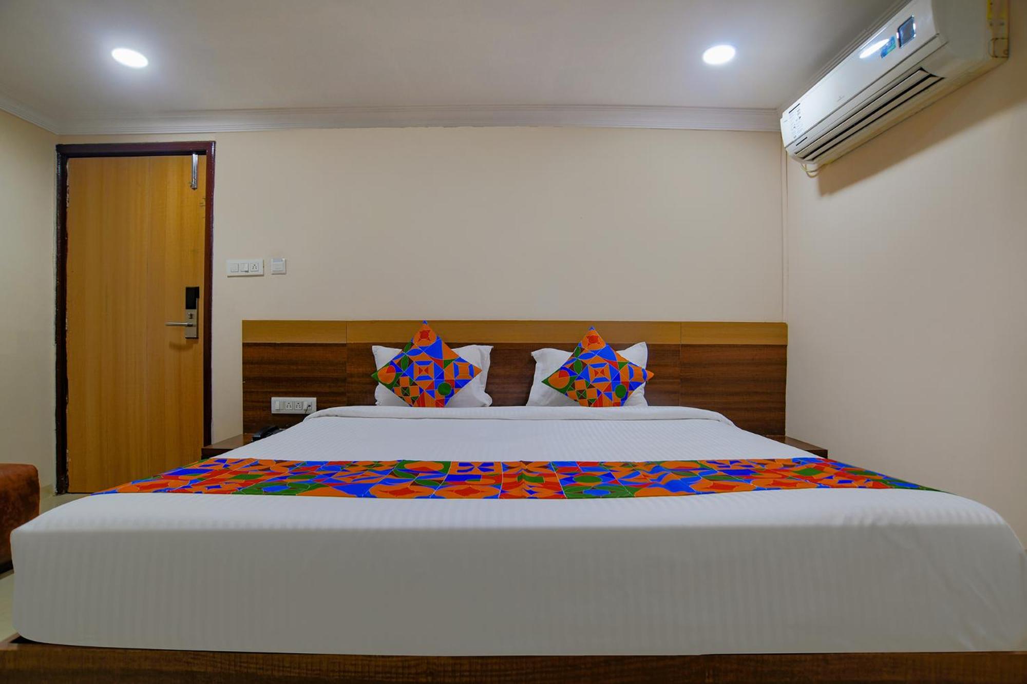 Deluxe Room - Photo 4