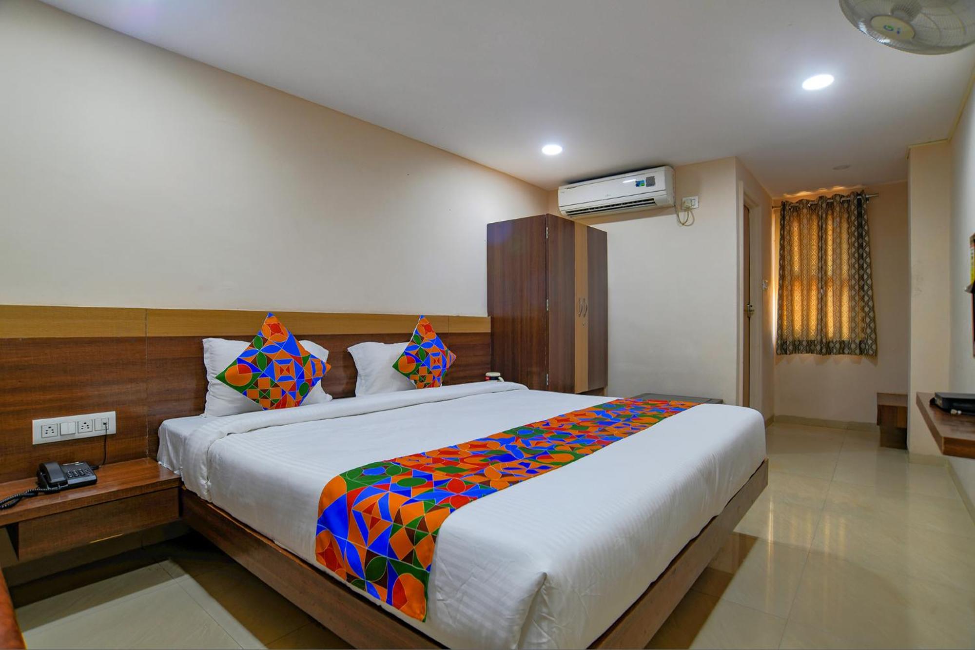 Deluxe Room - Photo 1