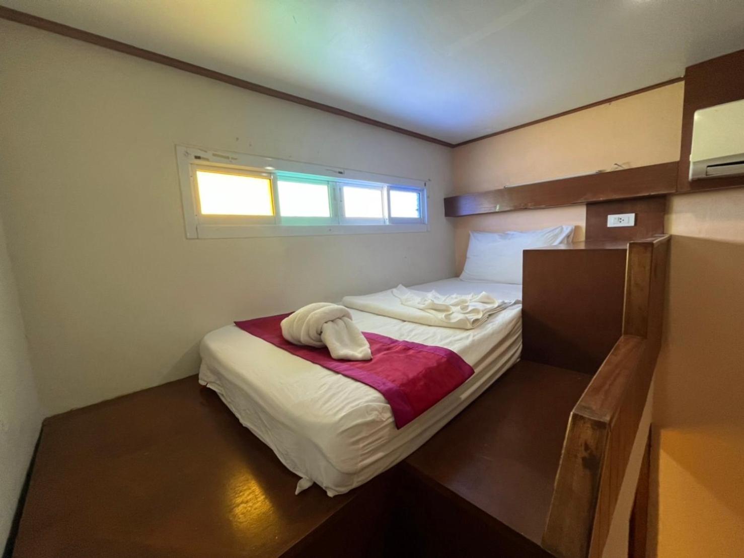 Triple Room with Private Bathroom photo 2