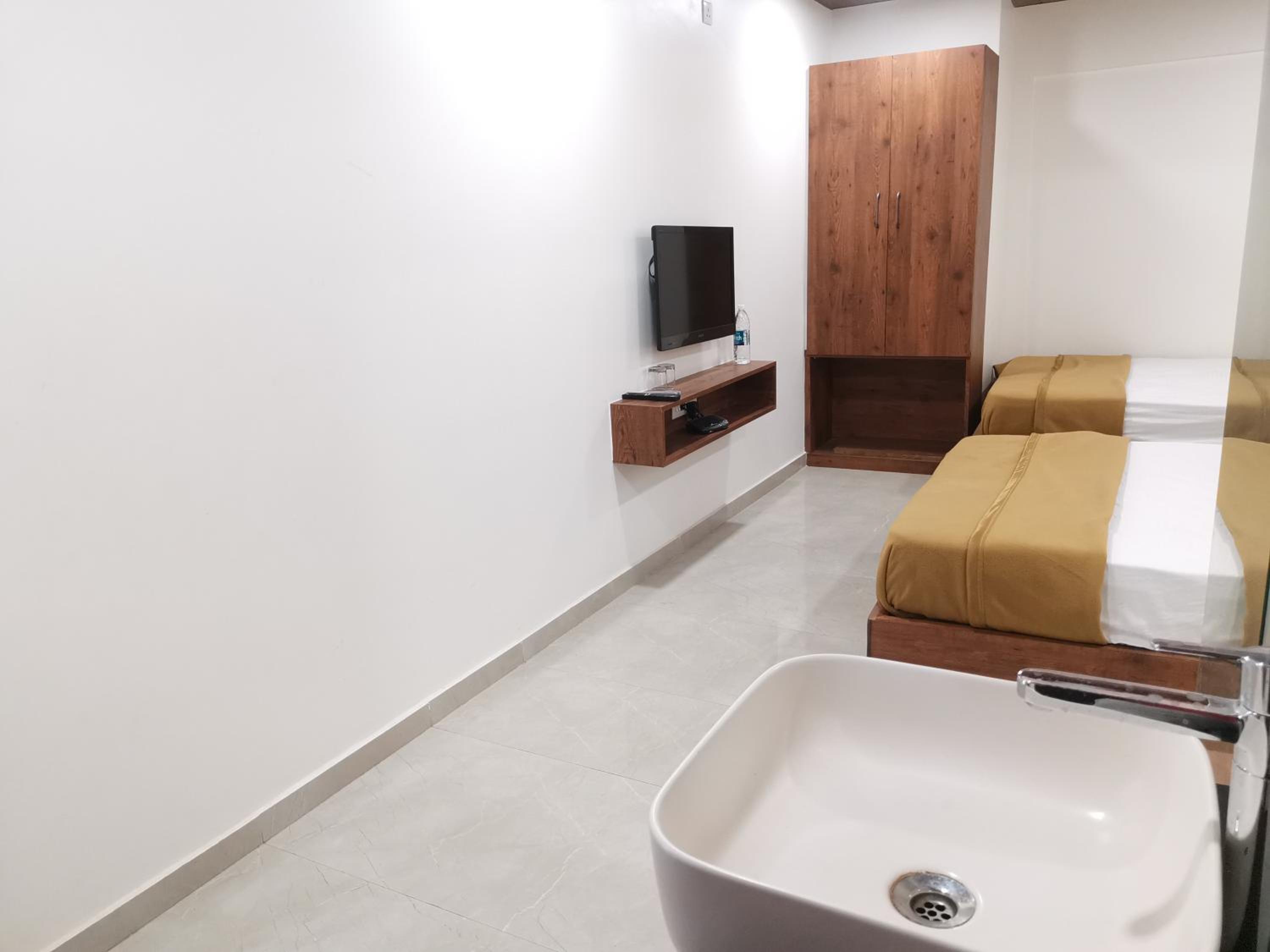 Premium Quadruple Room - Photo 6